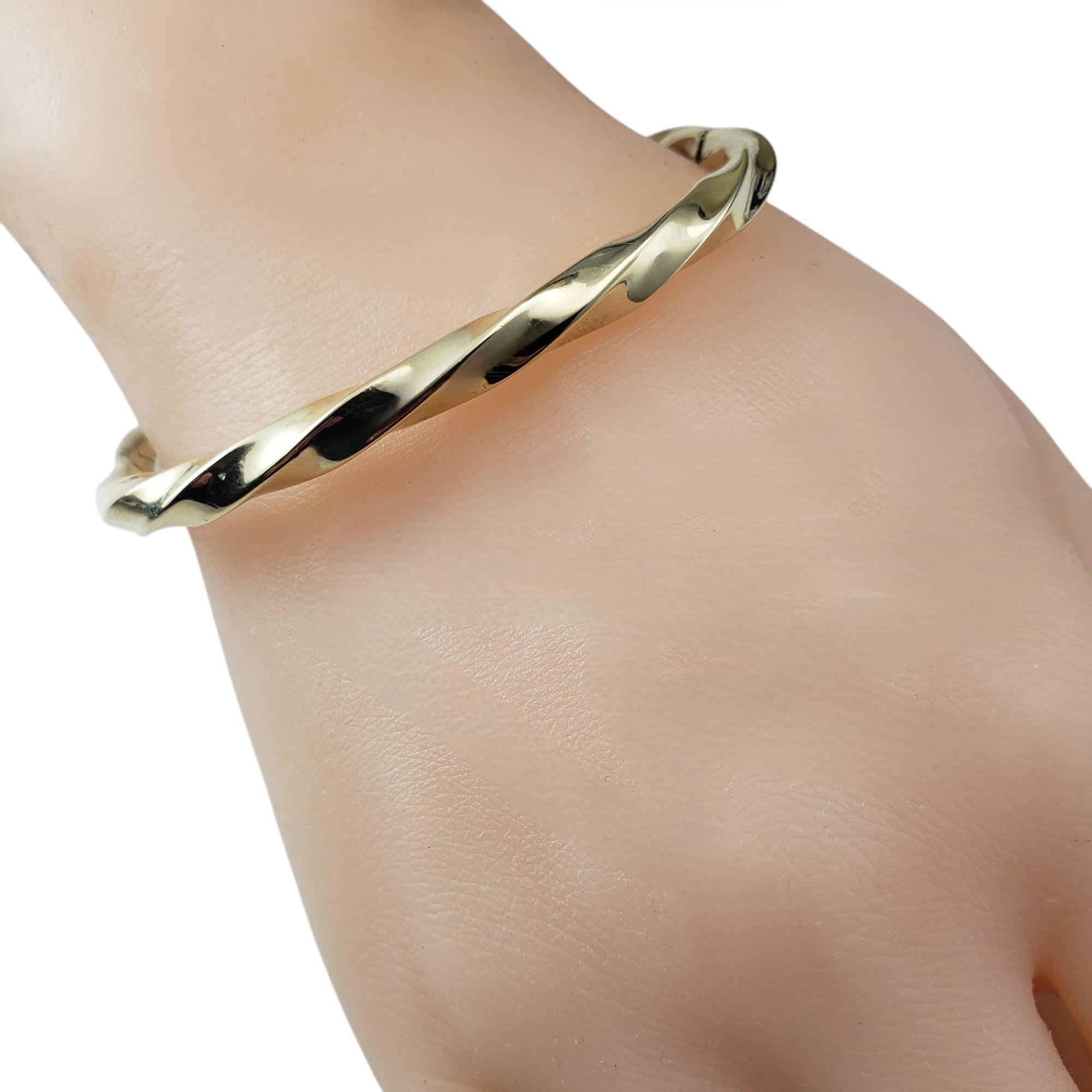 Bracelet carré torsadé en or jaune 14 carats #21119 en vente 2