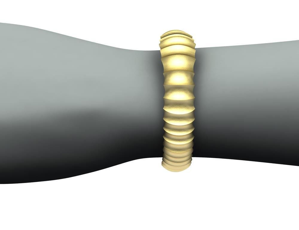 Bracelet manchette unisexe concave en or jaune 14 carats en vente 3