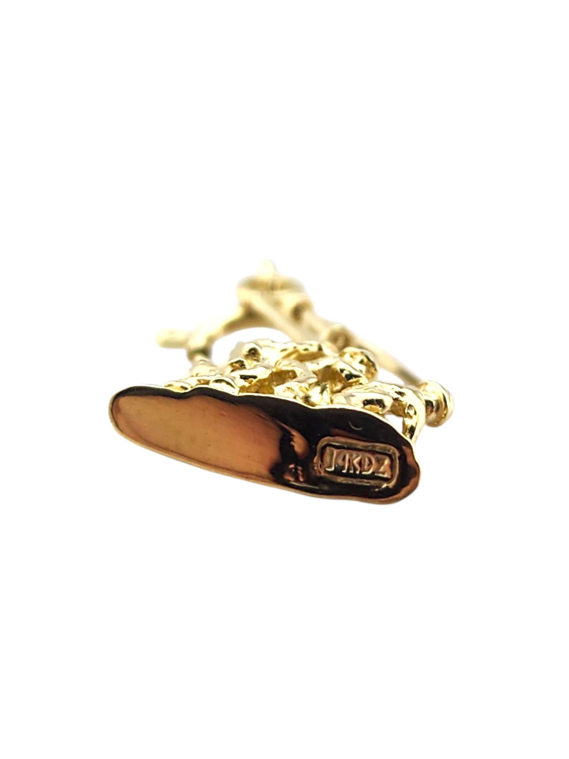 14 Karat Yellow Gold US Marine Crops War Memorial Charm #23294 en vente 2