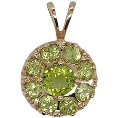 Pendentif en or jaune 14 carats avec péridot de style victorien