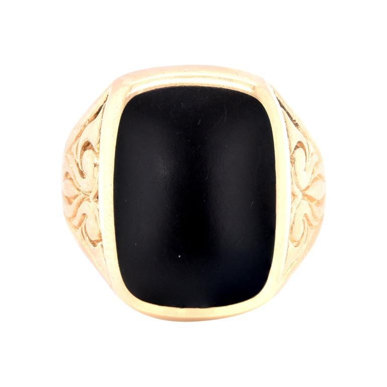 14 Karat Yellow Gold Vintage Black Onyx Signet Ring For Sale