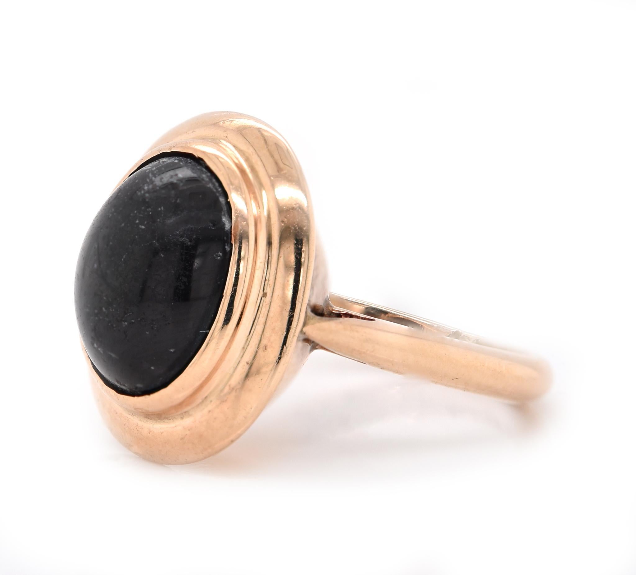 Material: 14K Gelbgold 
Ringgröße: 5.5 (bitte erlauben Sie bis zu 2 zusätzliche Arbeitstage für Größenanfragen)
Abmessungen: Ringspitze 16,6 mm breit
Gewicht: 6,89 Gramm

