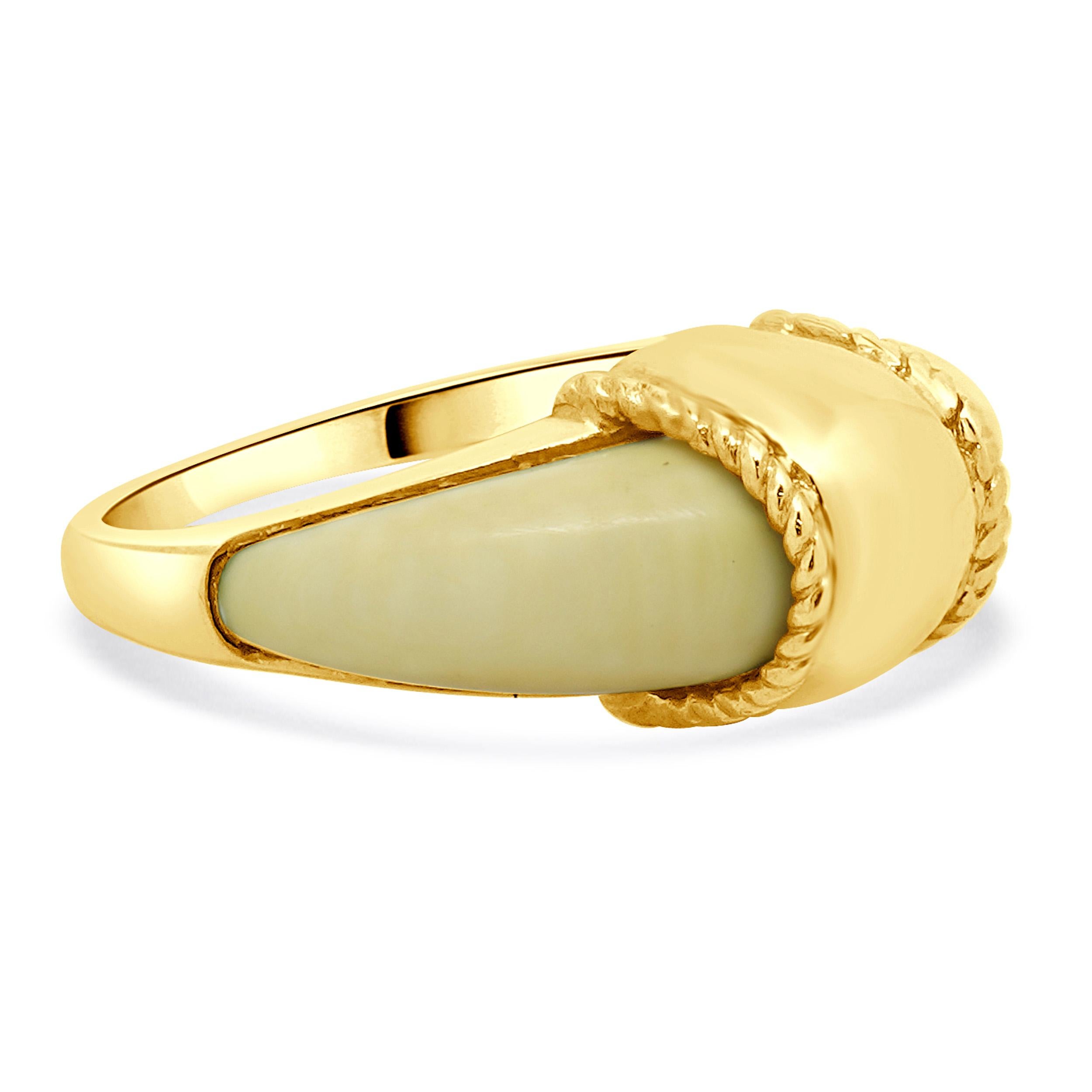 Bague en or jaune 14 carats os vintage Unisexe en vente