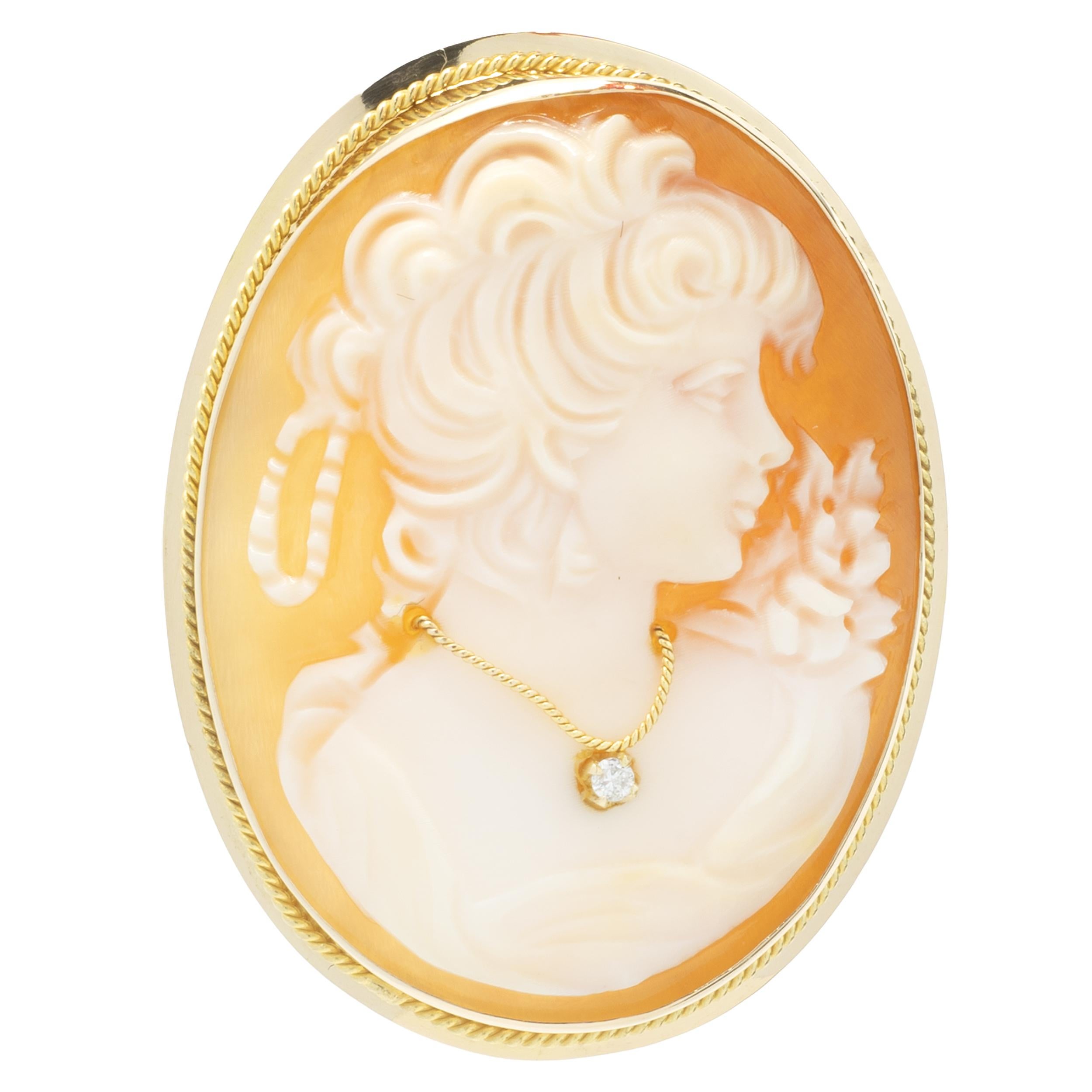 14 Karat Yellow Gold Vintage Cameo Pin Pendant In Good Condition For Sale In Scottsdale, AZ