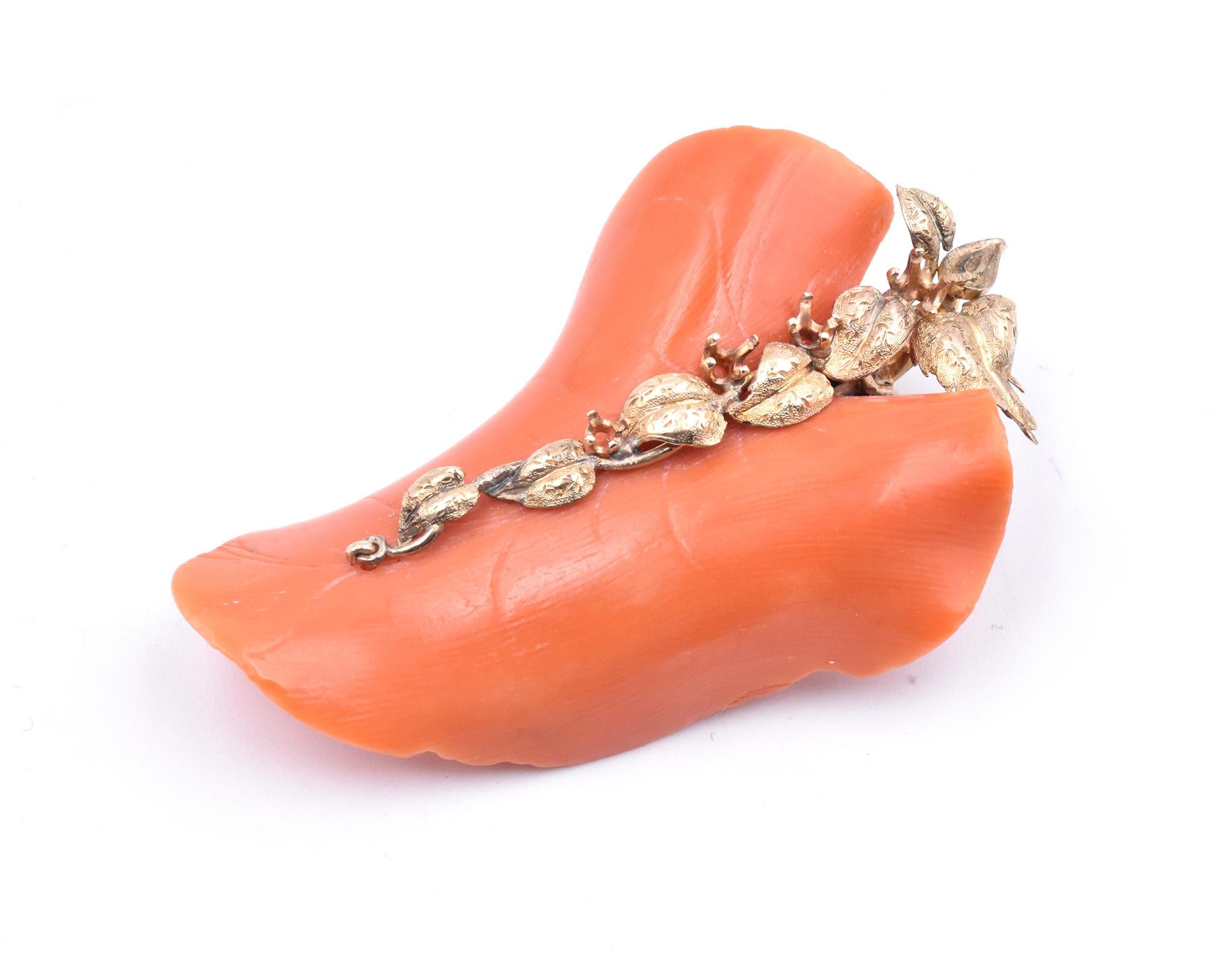 14 Karat Yellow Gold Vintage Coral Leaf Pin In Excellent Condition For Sale In Scottsdale, AZ