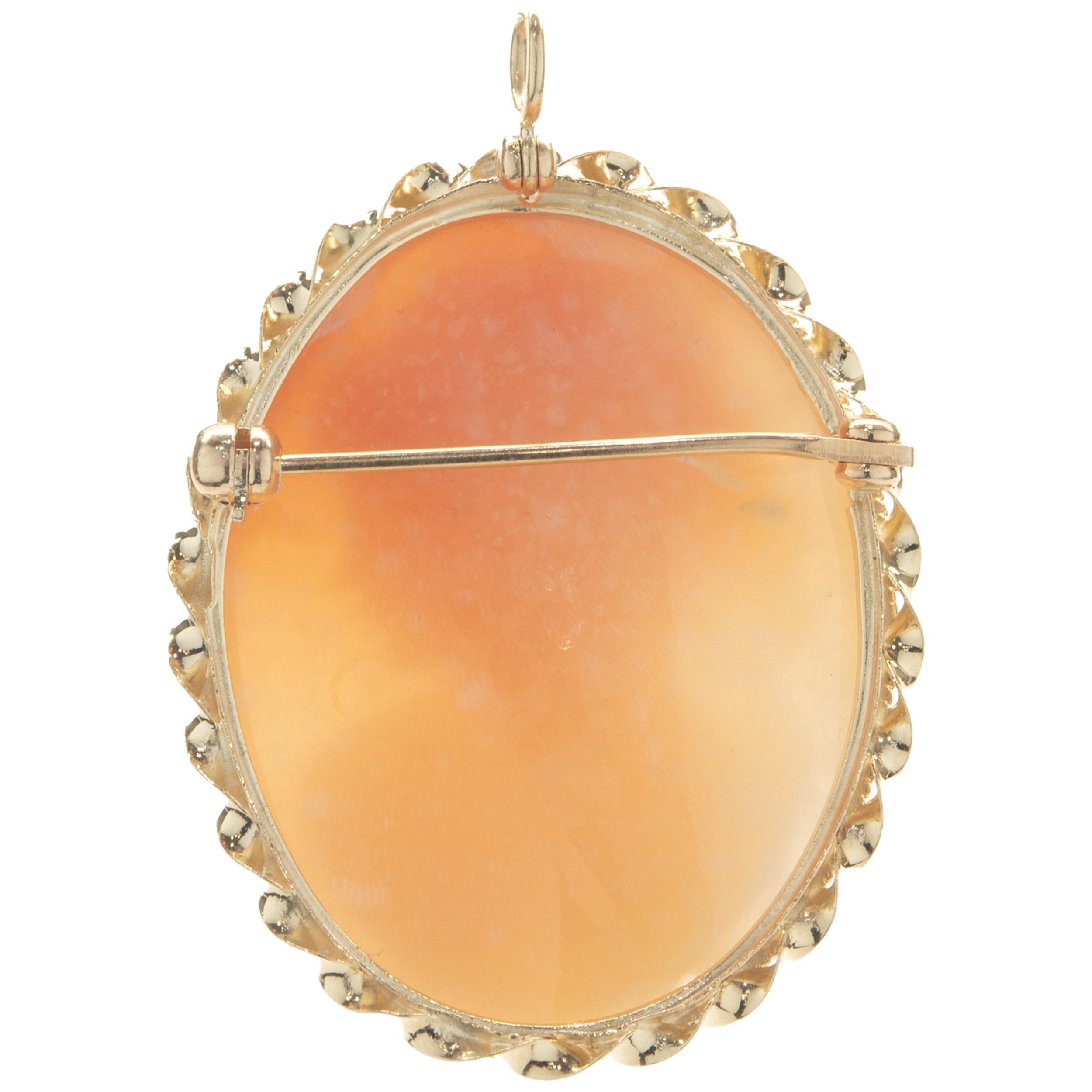 14 Karat Yellow Gold Vintage Framed Cameo Pin In Good Condition For Sale In Scottsdale, AZ