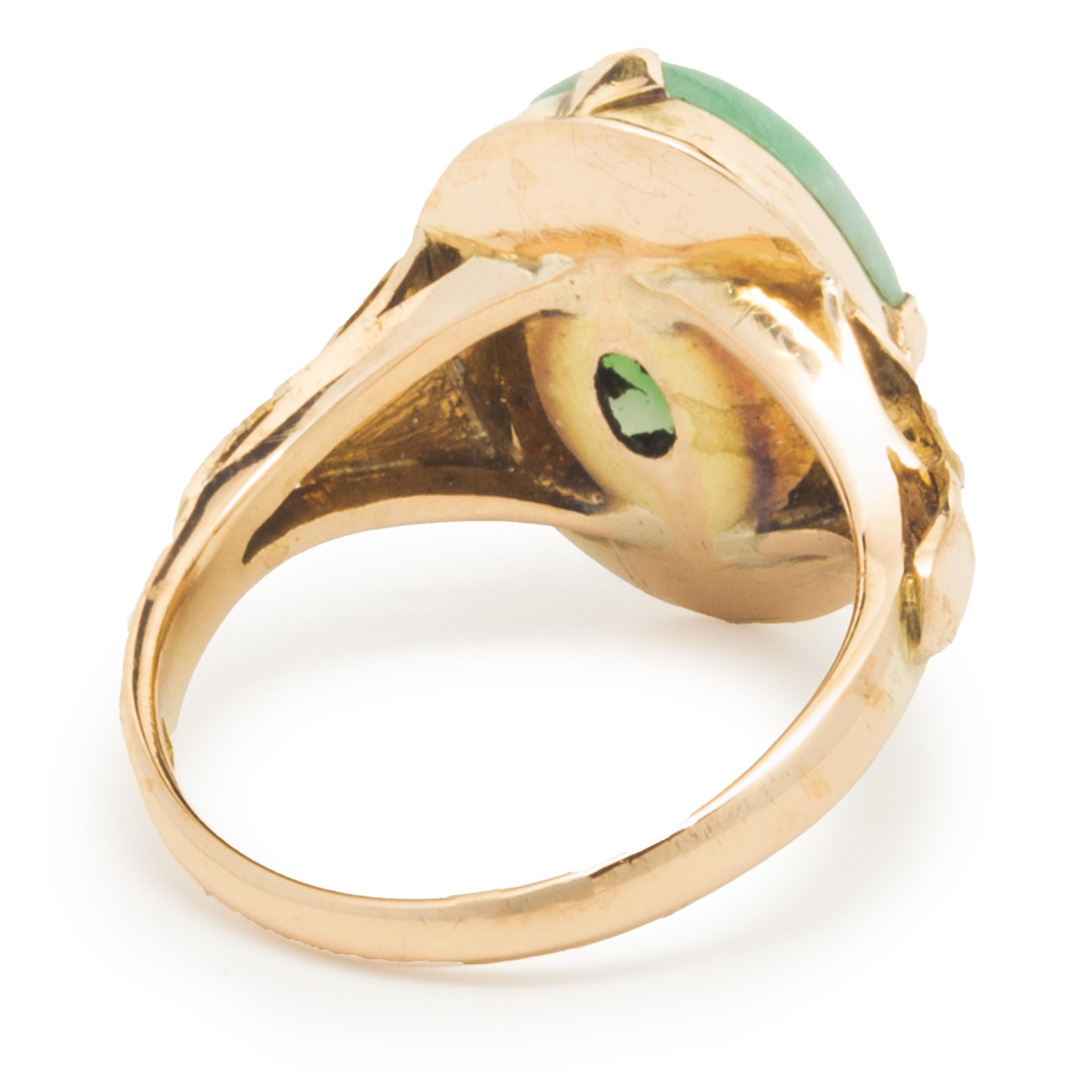 14 Karat Yellow Gold Vintage Jade Cabochon Cut Ring In Good Condition For Sale In Scottsdale, AZ