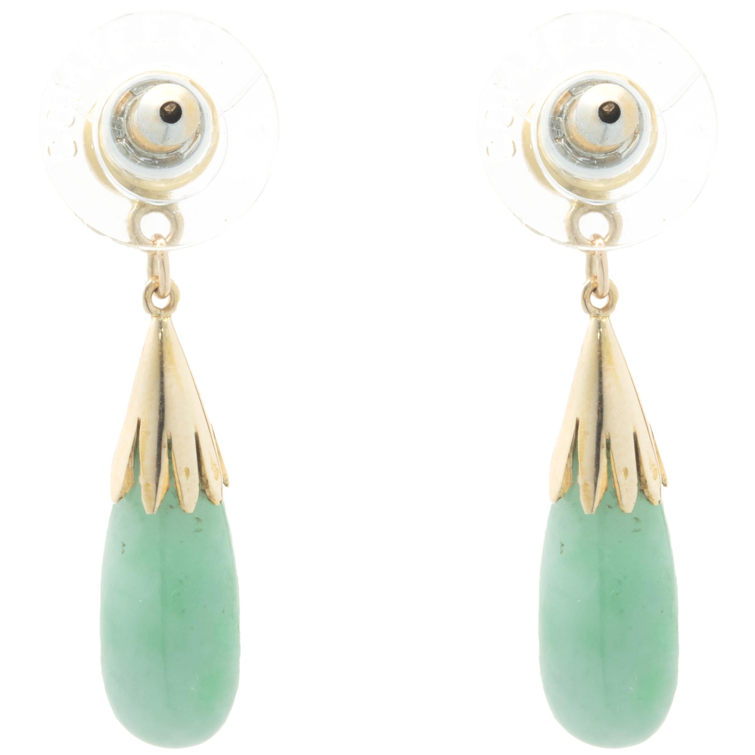 Designer: kundenspezifisch
MATERIAL: 14K Gelbgold
Abmessungen: Ohrringe messen 33 mm in der Länge
Gewicht: 4,90 Gramm