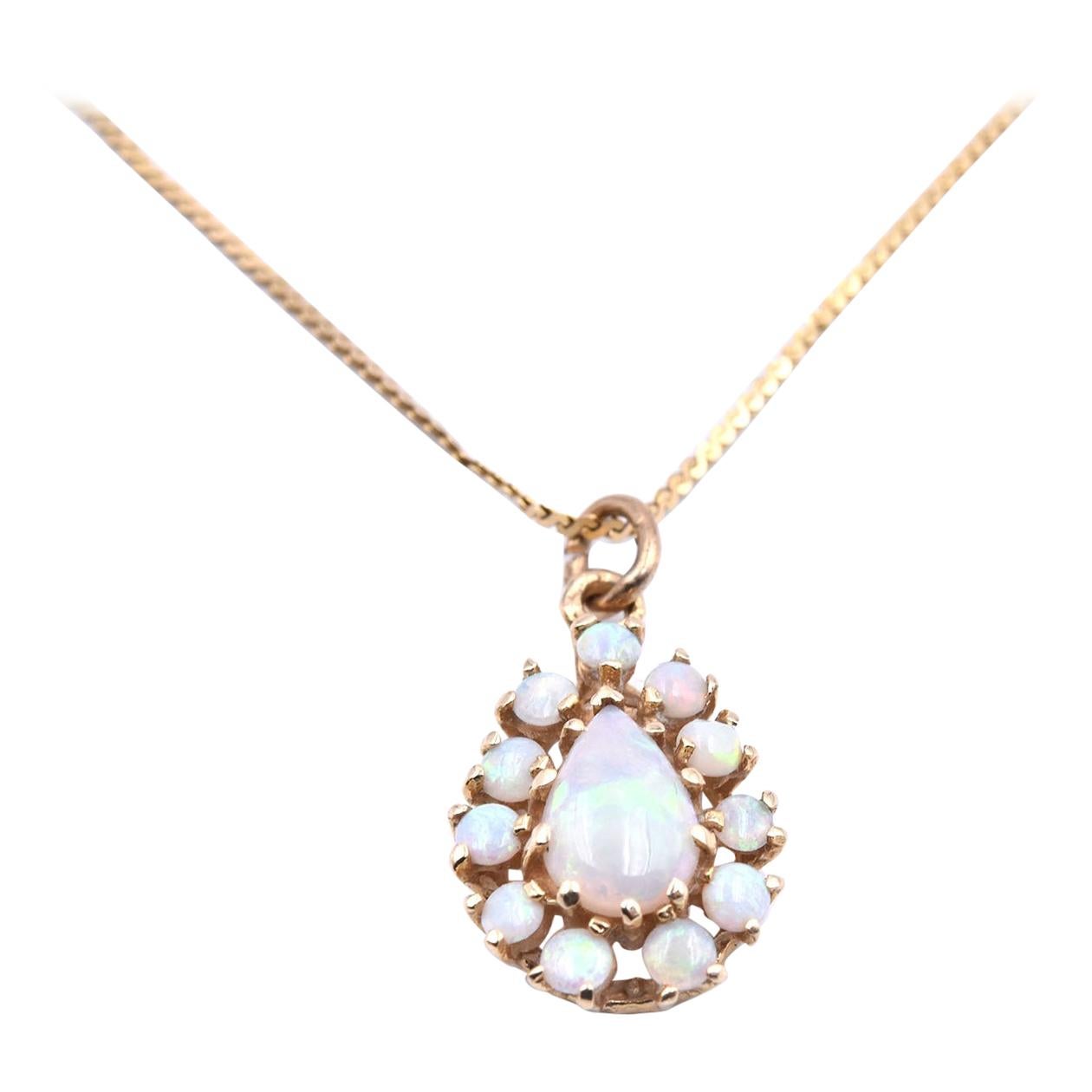 14 Karat Yellow Gold Vintage Opal Pendant Necklace