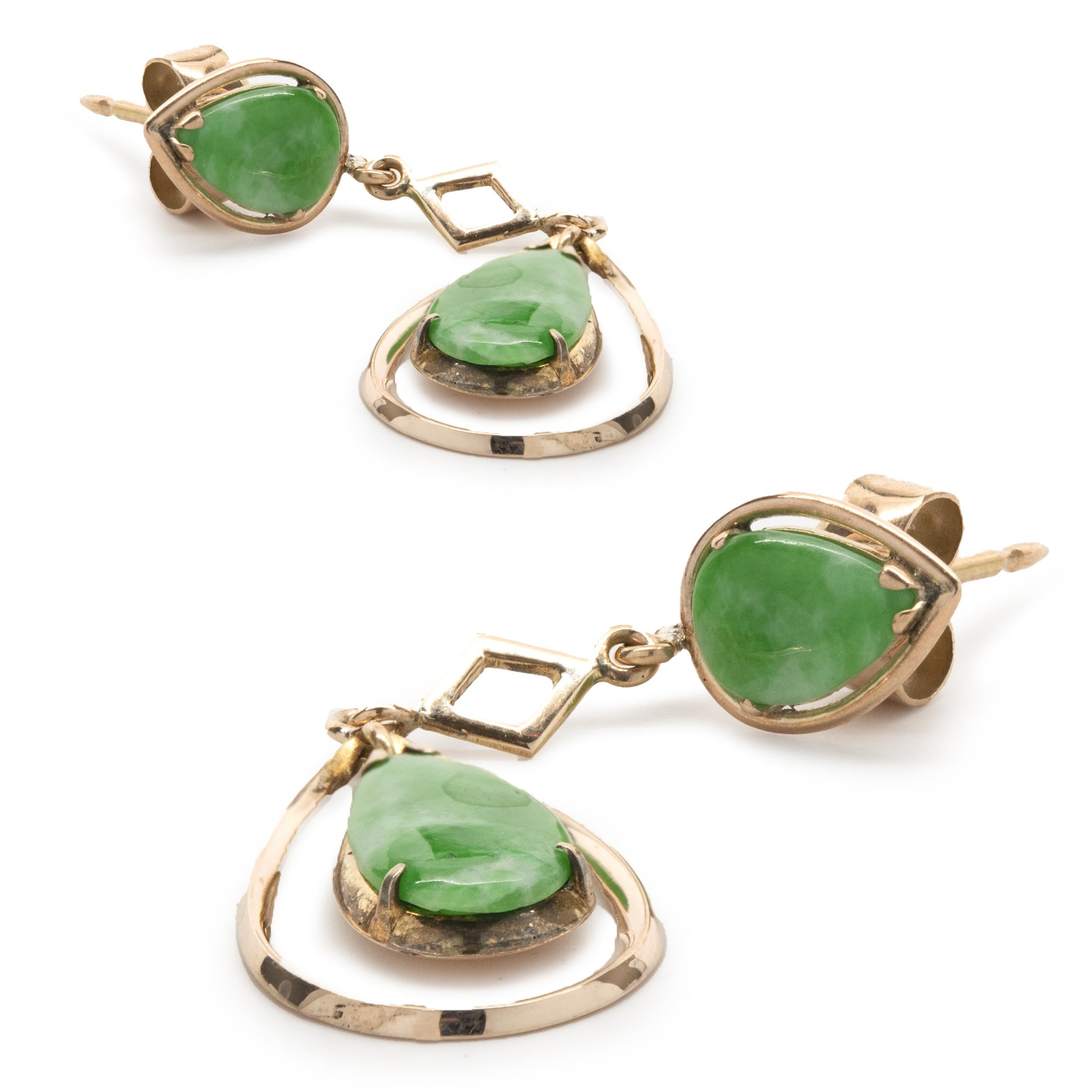 14 Karat Gelbgold Vintage Birnenförmige Jade-Tropfenohrringe (Tropfenschliff)