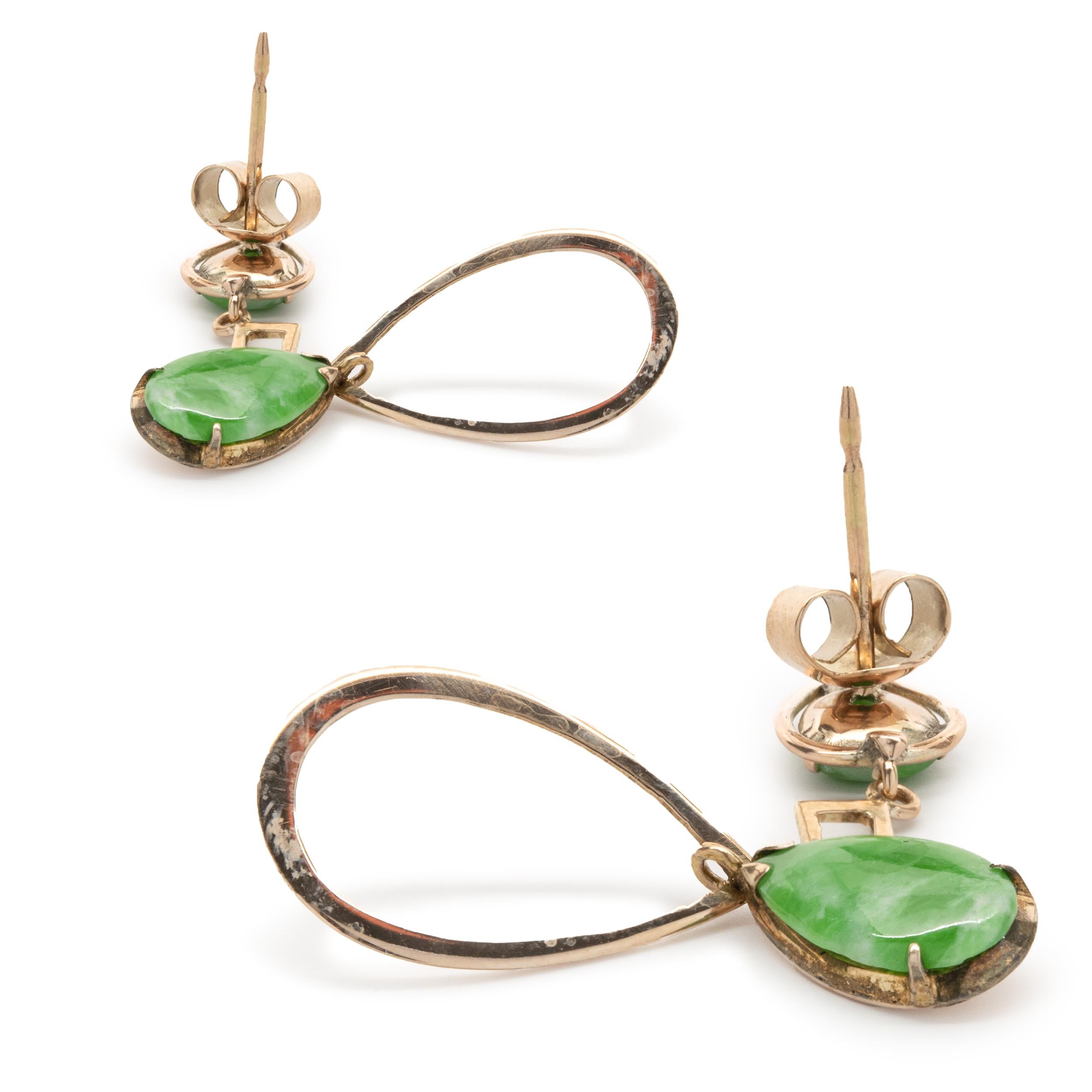 14 Karat Gelbgold Vintage Birnenförmige Jade-Tropfenohrringe im Zustand „Gut“ in Scottsdale, AZ