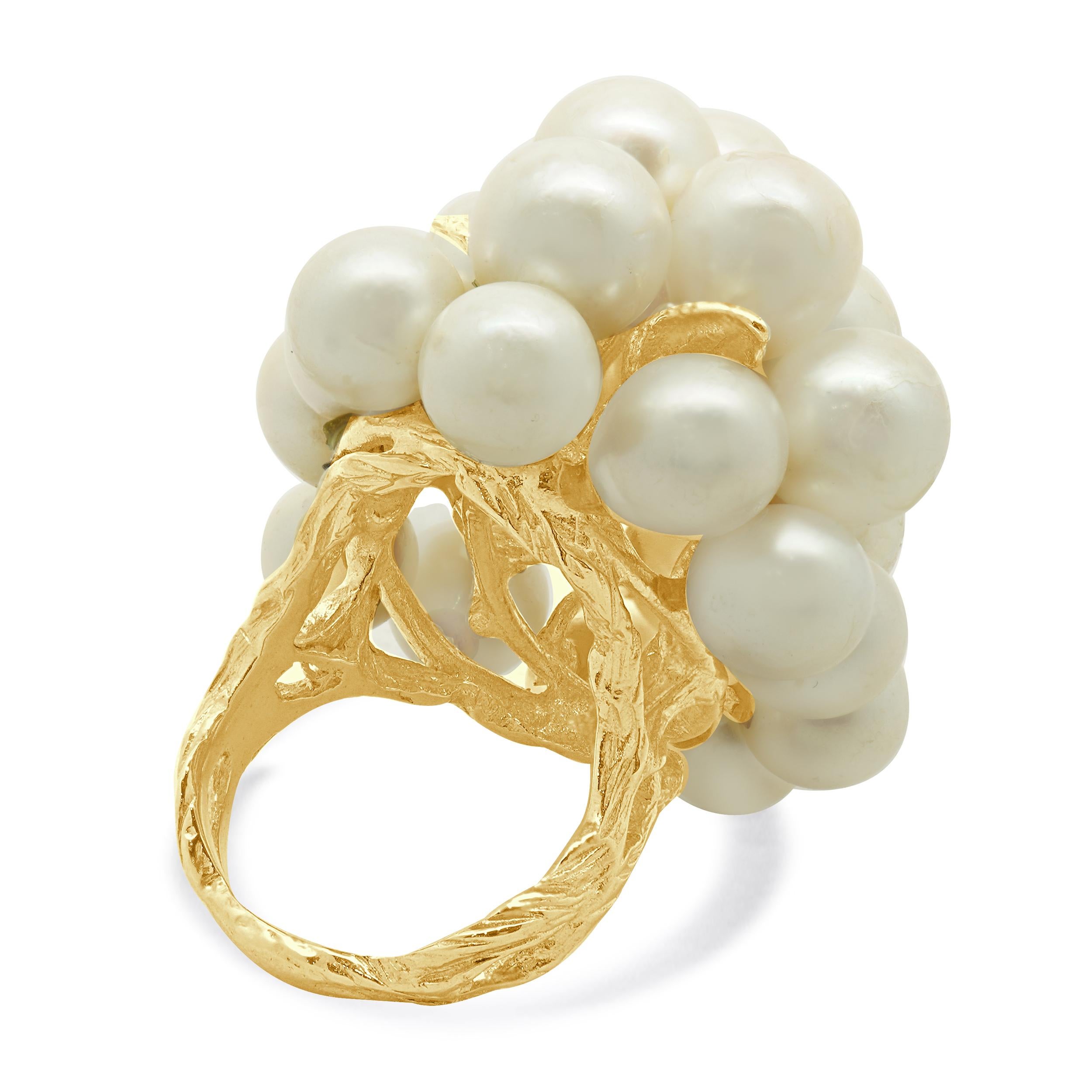 14 Karat Yellow Gold Vintage Pearl Cluster Ring im Zustand „Gut“ im Angebot in Scottsdale, AZ