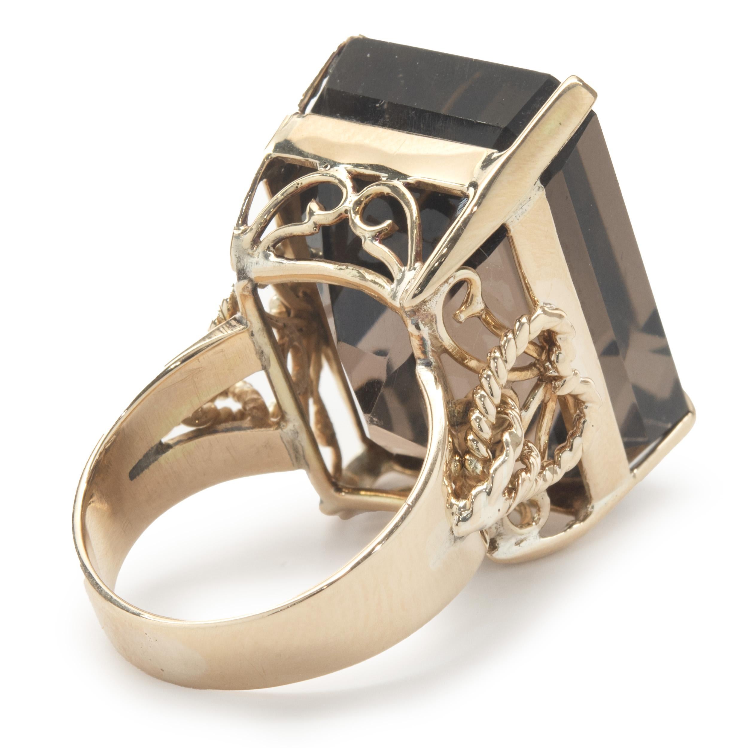 14 Karat Yellow Gold Vintage Smoky Quartz Cocktail Ring In Good Condition For Sale In Scottsdale, AZ