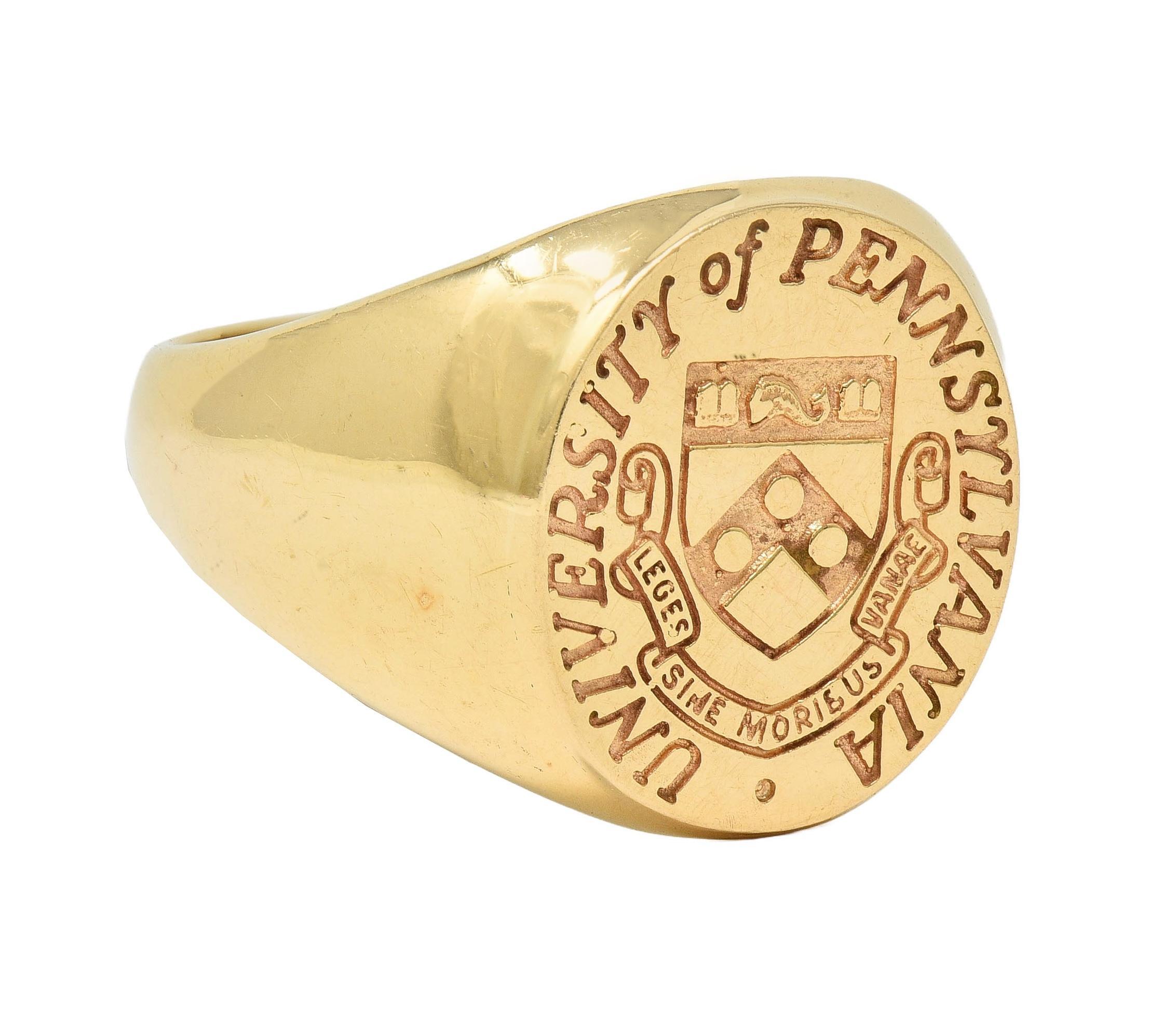 14 Karat Yellow Gold Vintage UPenn University Pennsylvania Intaglio Signet Ring In Excellent Condition In Philadelphia, PA