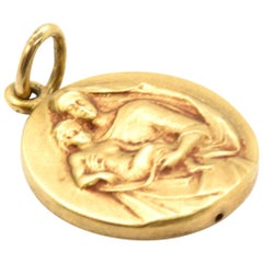 14 Karat Yellow Gold Virgin Mary Medal Charm 1.1 Grams