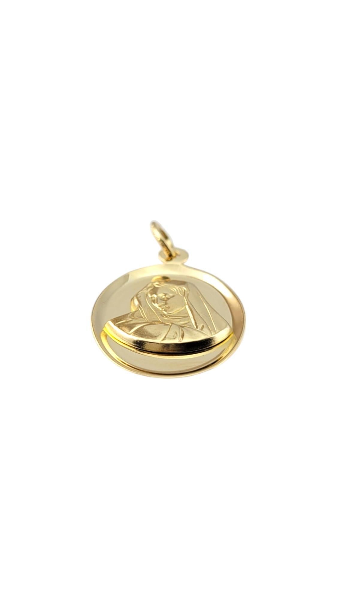 Colgante de oro amarillo de 14 quilates Virgen María #20857 en Bueno estado para la venta en Washington Depot, CT