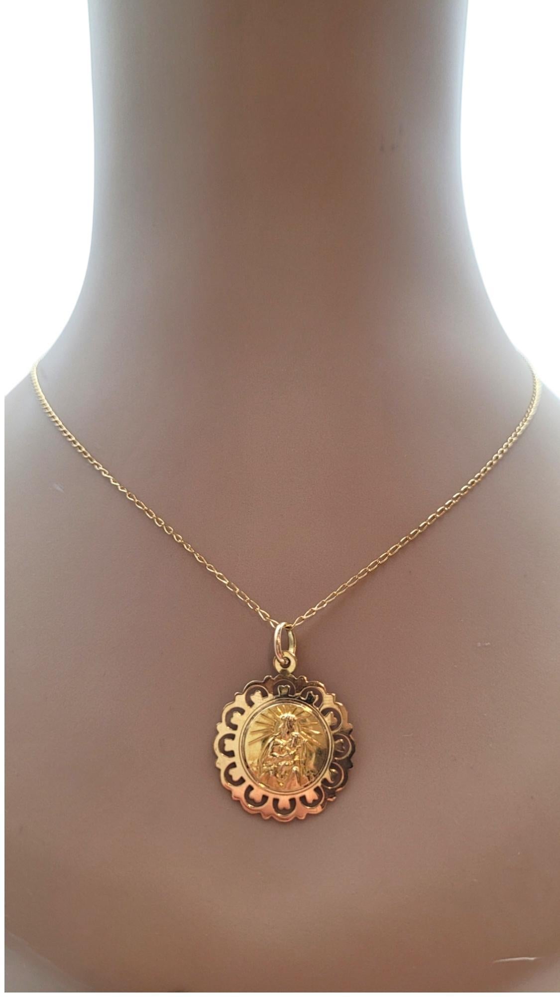 14 Karat Yellow Gold Virgin Mary Scalloped Pendant #20911 For Sale 5