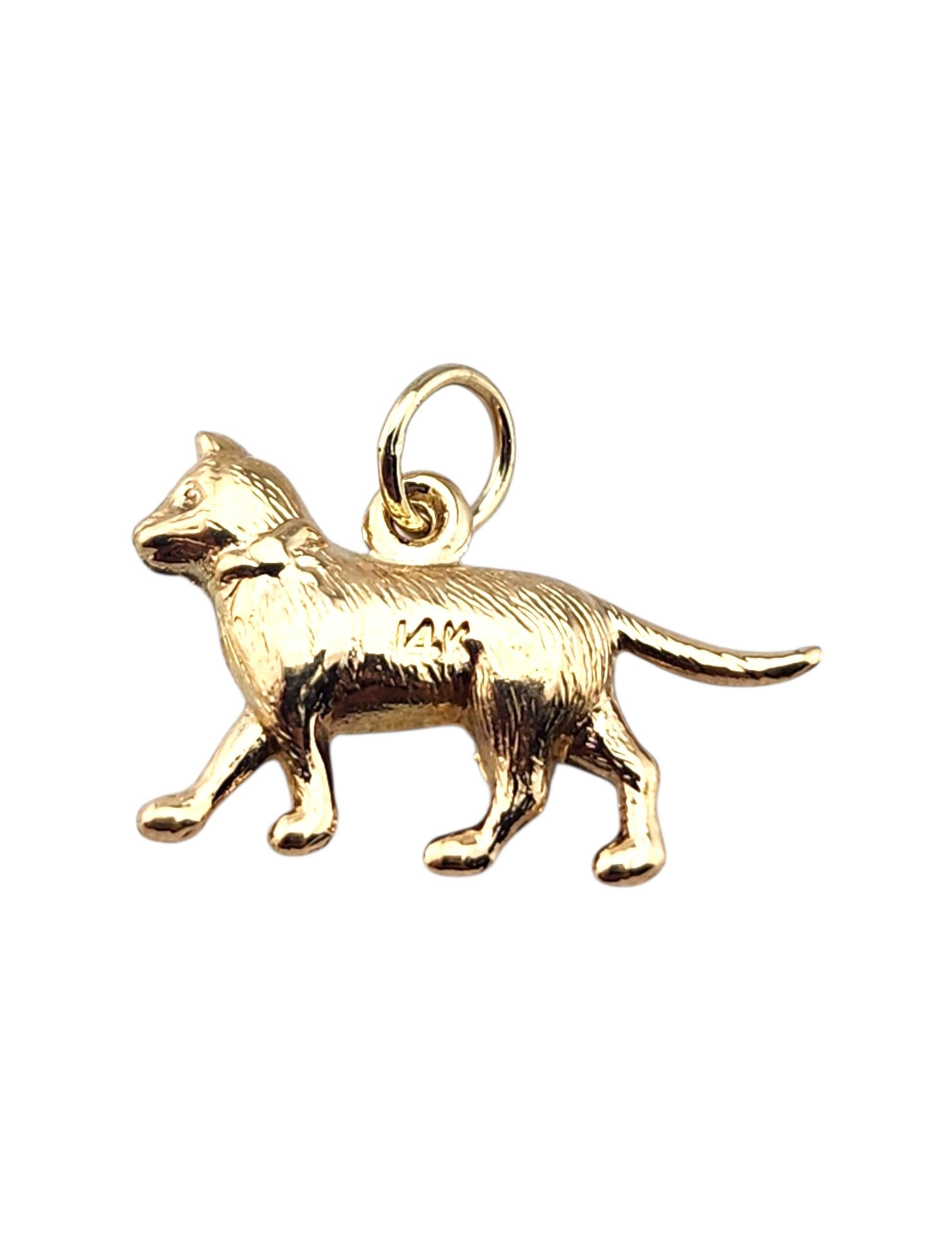 Charm per gatti da passeggio in oro giallo 14 carati #23281 in vendita 2