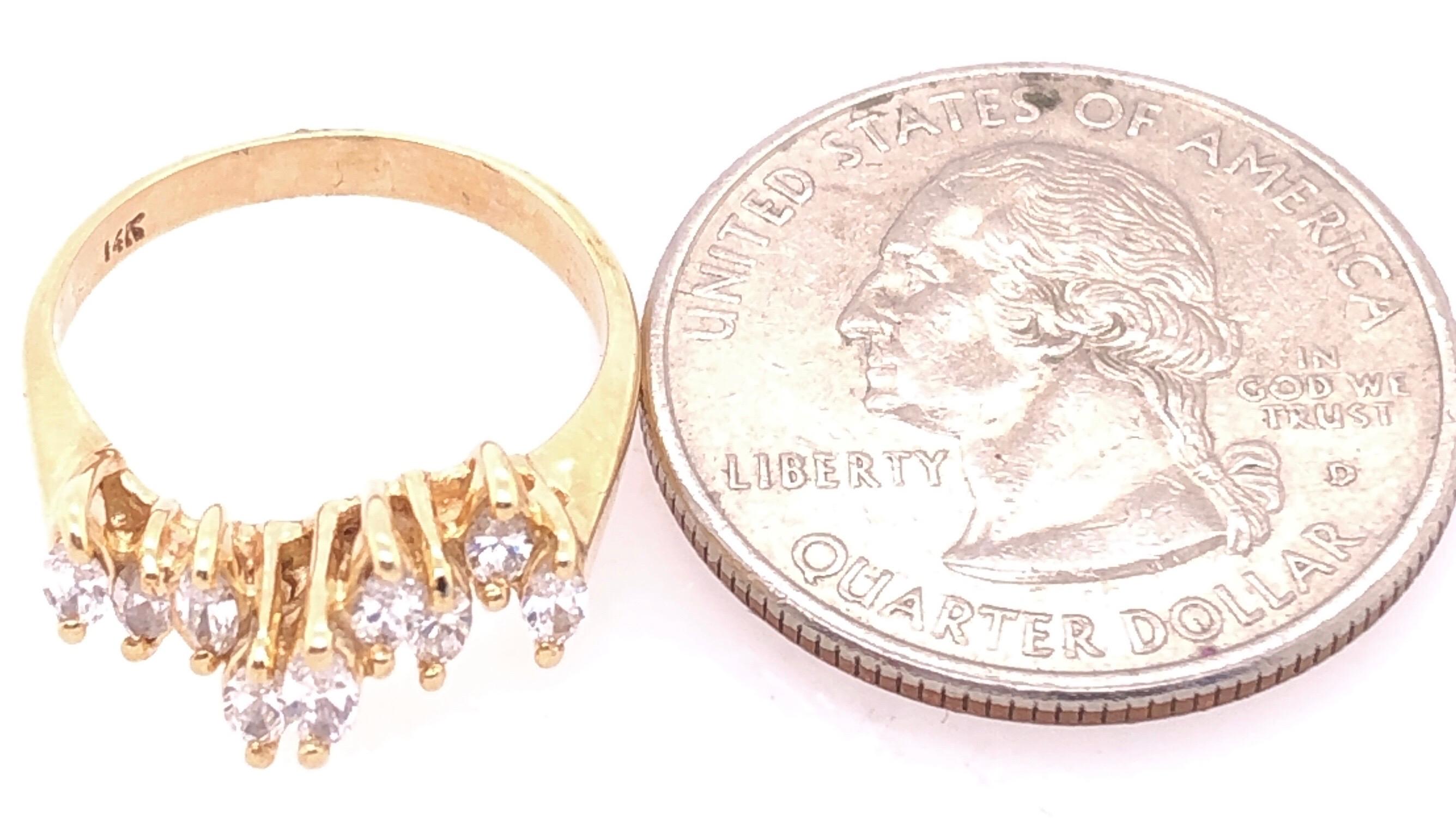 Anello nuziale in oro giallo 14 carati con diamanti marquise in vendita 3