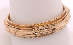 14 Karat Yellow Gold Wedding Ring / Continuous Design Band