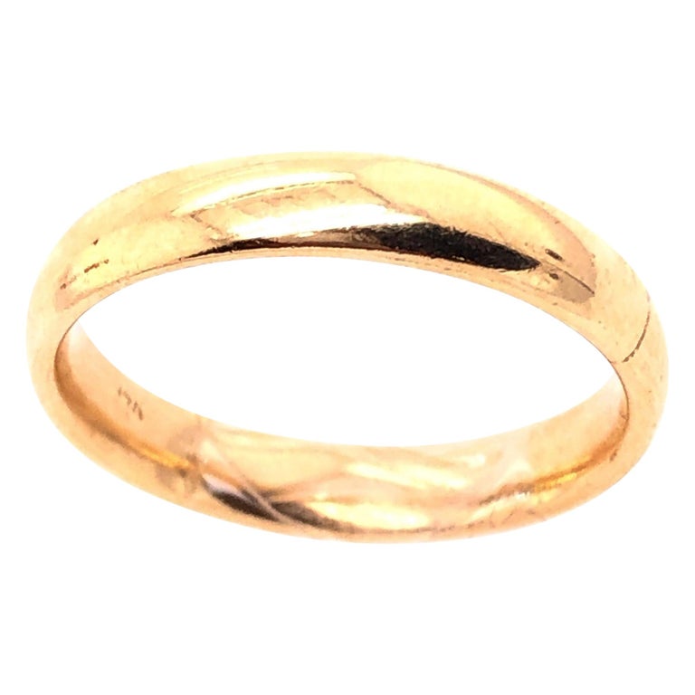 14 Karat Yellow Gold Wedding Ring / Wedding Band For Sale