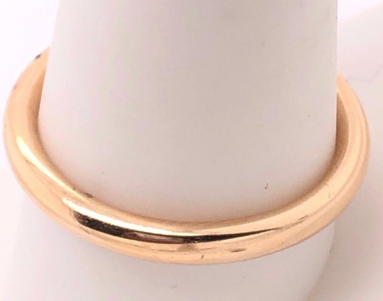 14 Karat Yellow Gold Wedding Ring/Band Size 10.
4.67 grams total weight.