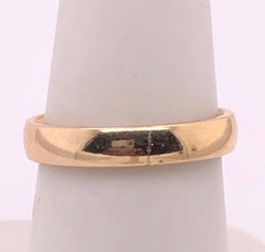 14 Karat Yellow Gold Wedding Ring / Wedding Band