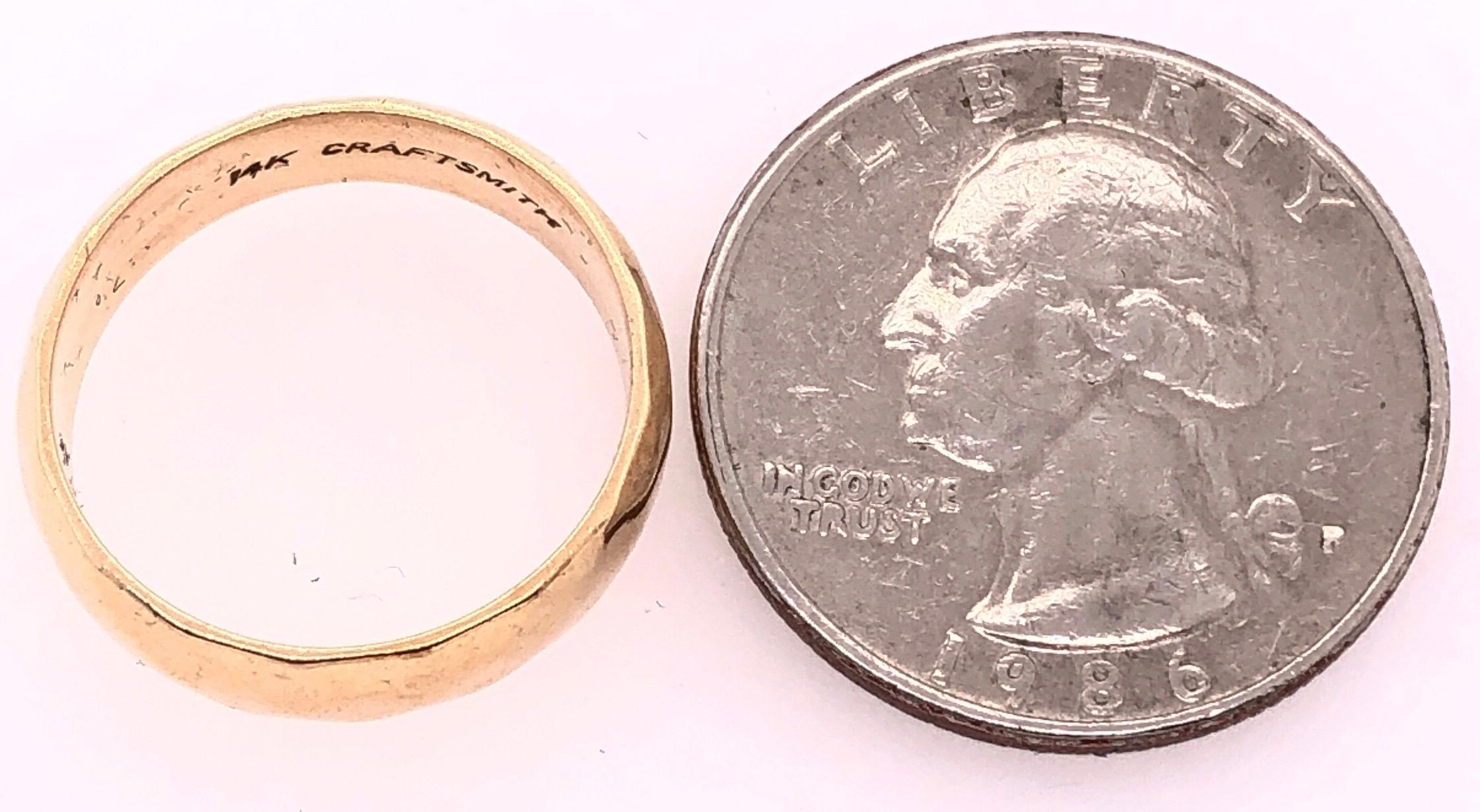 14 Karat Yellow Gold Wedding Ring / Wedding Band For Sale 3