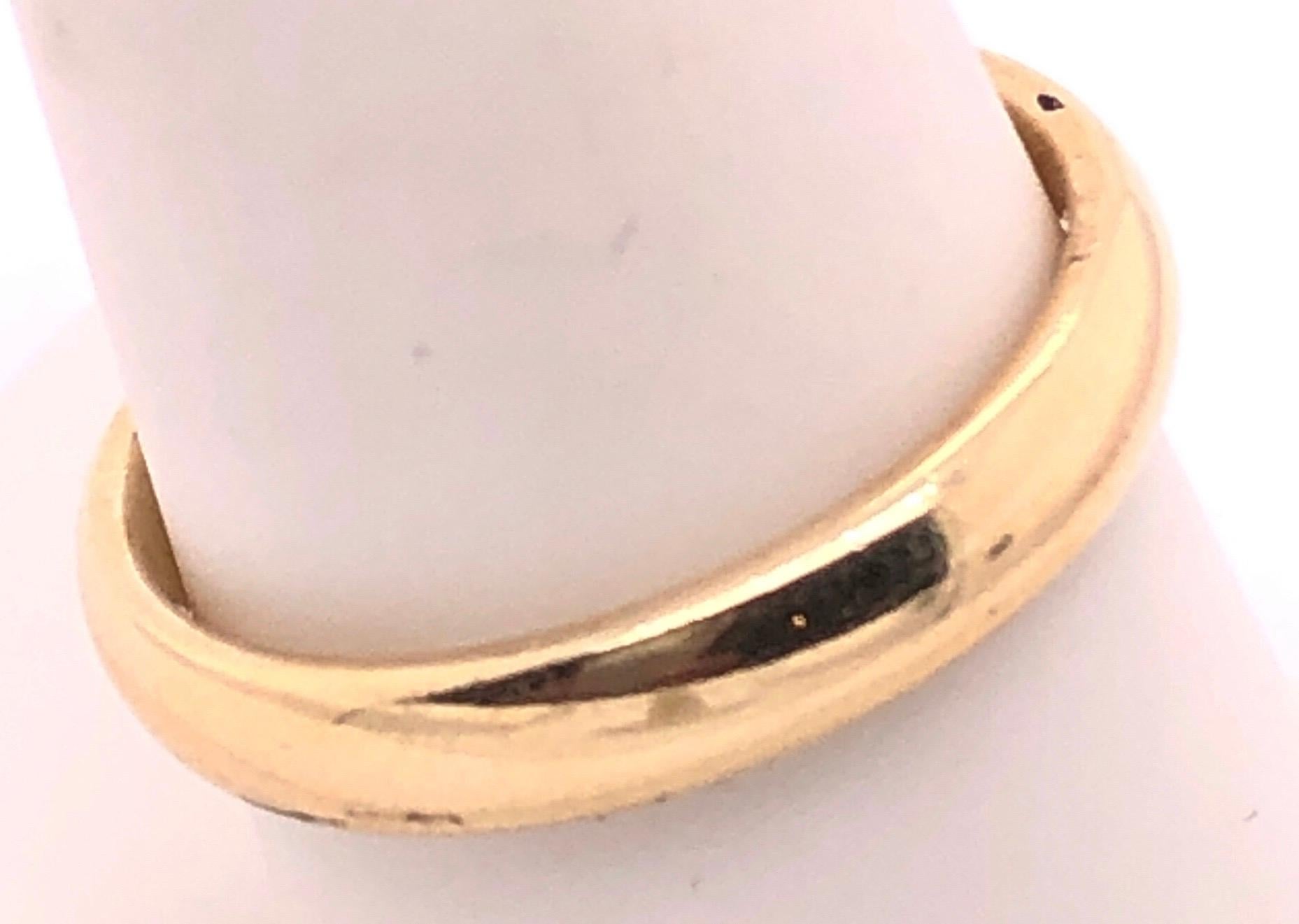 Modern 14 Karat Yellow Gold Wedding Ring / Wedding Band For Sale