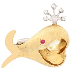 14 Karat Yellow Gold Whale Brooch