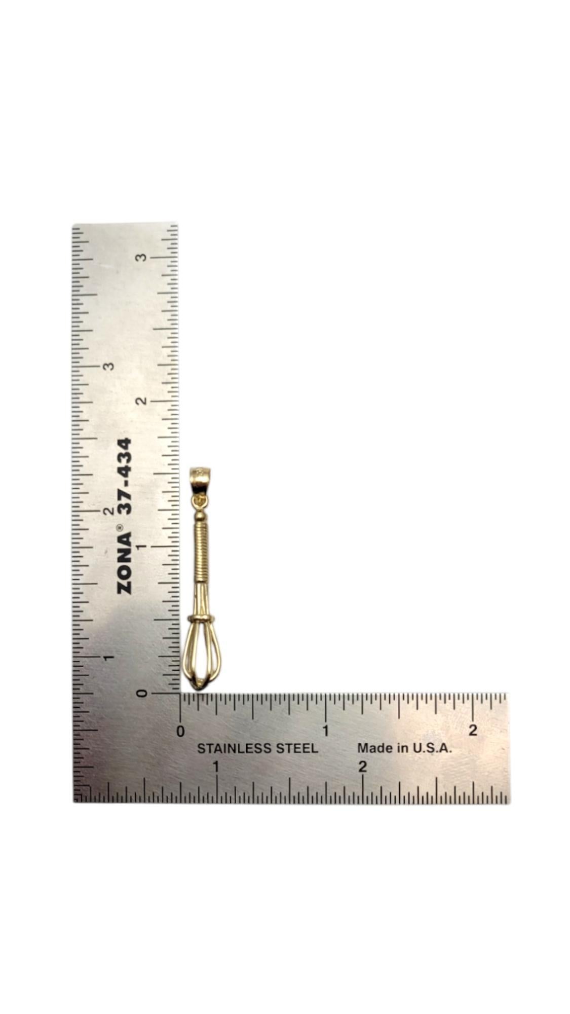 Charm en or jaune 14 carats avec un fouet #20736 en vente 4