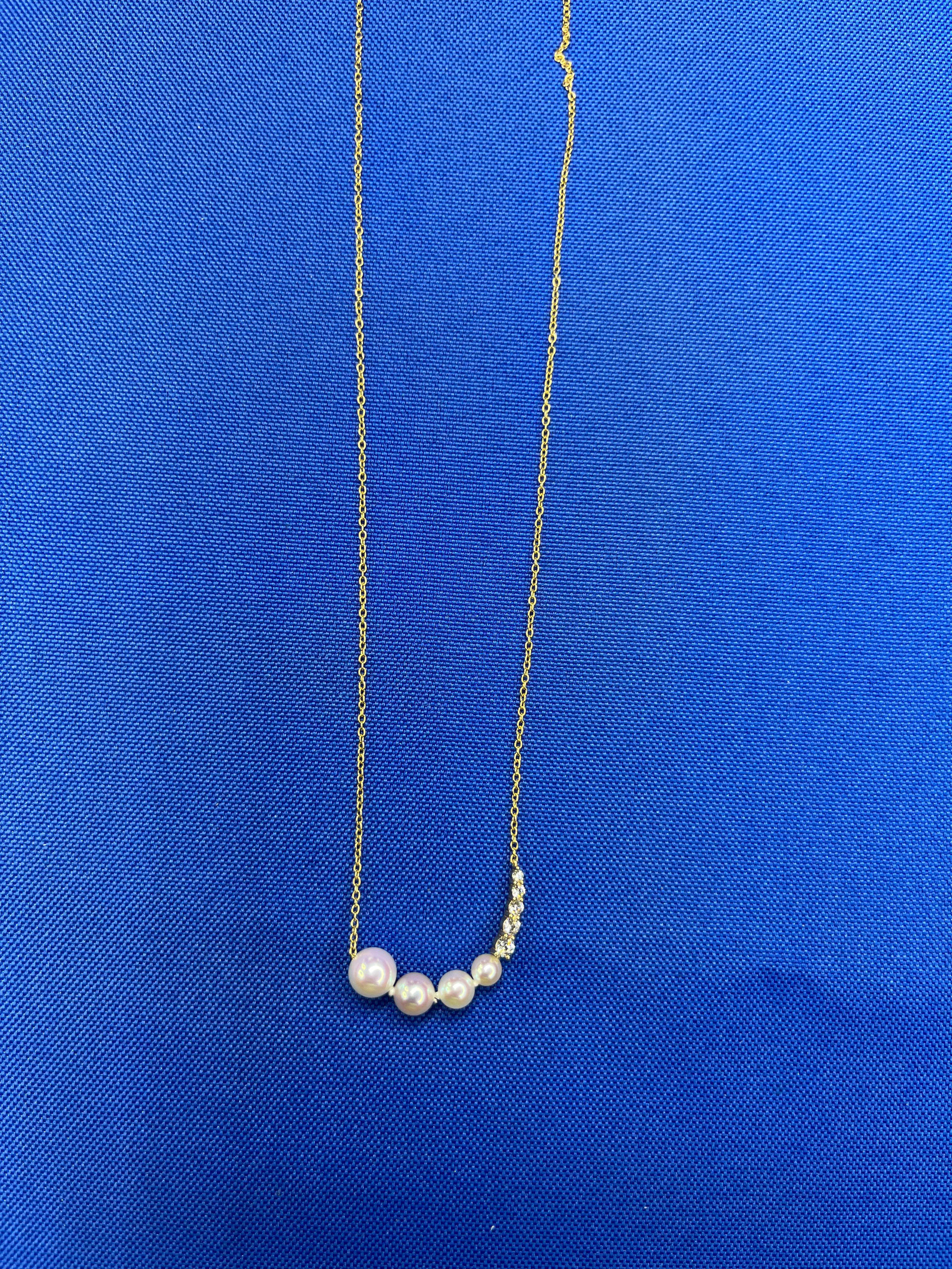14 Karat Yellow Gold White Akoya Pearl Diamond Curved Pendant Chain Necklace For Sale 8