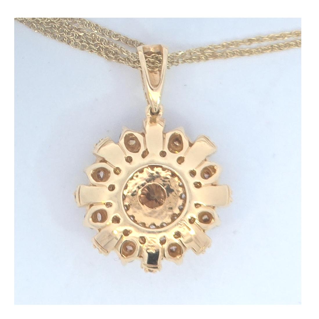 Collier en or jaune 14 carats avec diamants blancs et bruns en vente 3