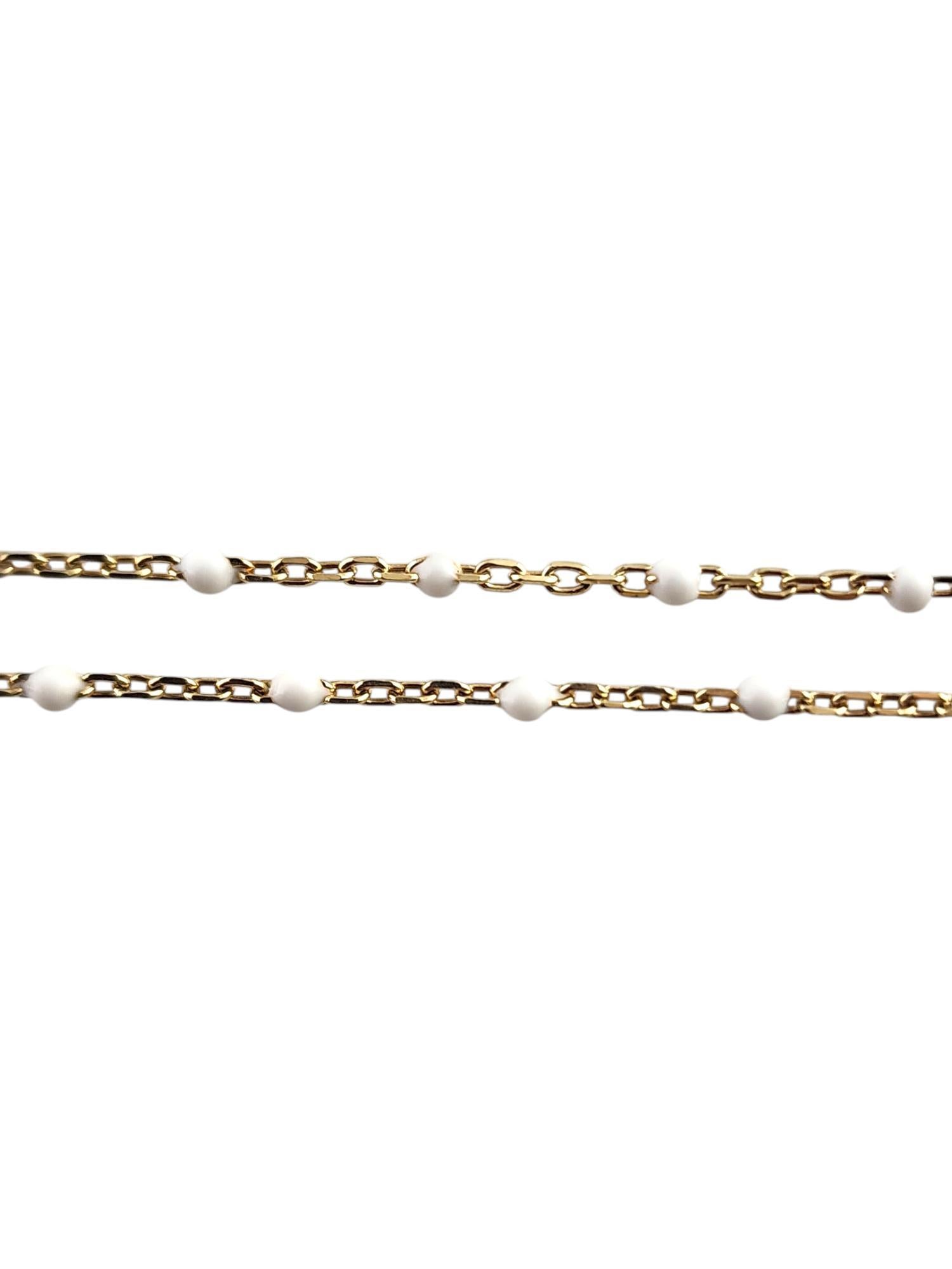 Collier en or jaune 14 carats avec chaîne de perles blanches

Ce collier simple et délicat présente de superbes petites perles blanches sur une chaîne en or jaune 14 carats !

Longueur de la chaîne : 16 1/4