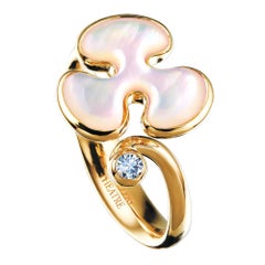 14 Karat Yellow Gold White Mother of Pearl and Diamond Cocktail Ring 14 Karat Yellow Gold White Mother of Pearl and Diamond Cocktail Ring