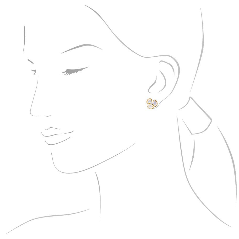 - 2 White Mother-of-pearl
- 14K Yellow Gold 
- Weight: 4.75 g
This delicate pair of studs in 14k yellow gold are form Free Forms collection. This unusual collection gives rise to all sorts of associations: droplets of ink escaping from an elegant