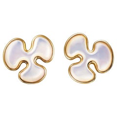 14 Karat Yellow Gold White Mother of Pearl Stud Earrings