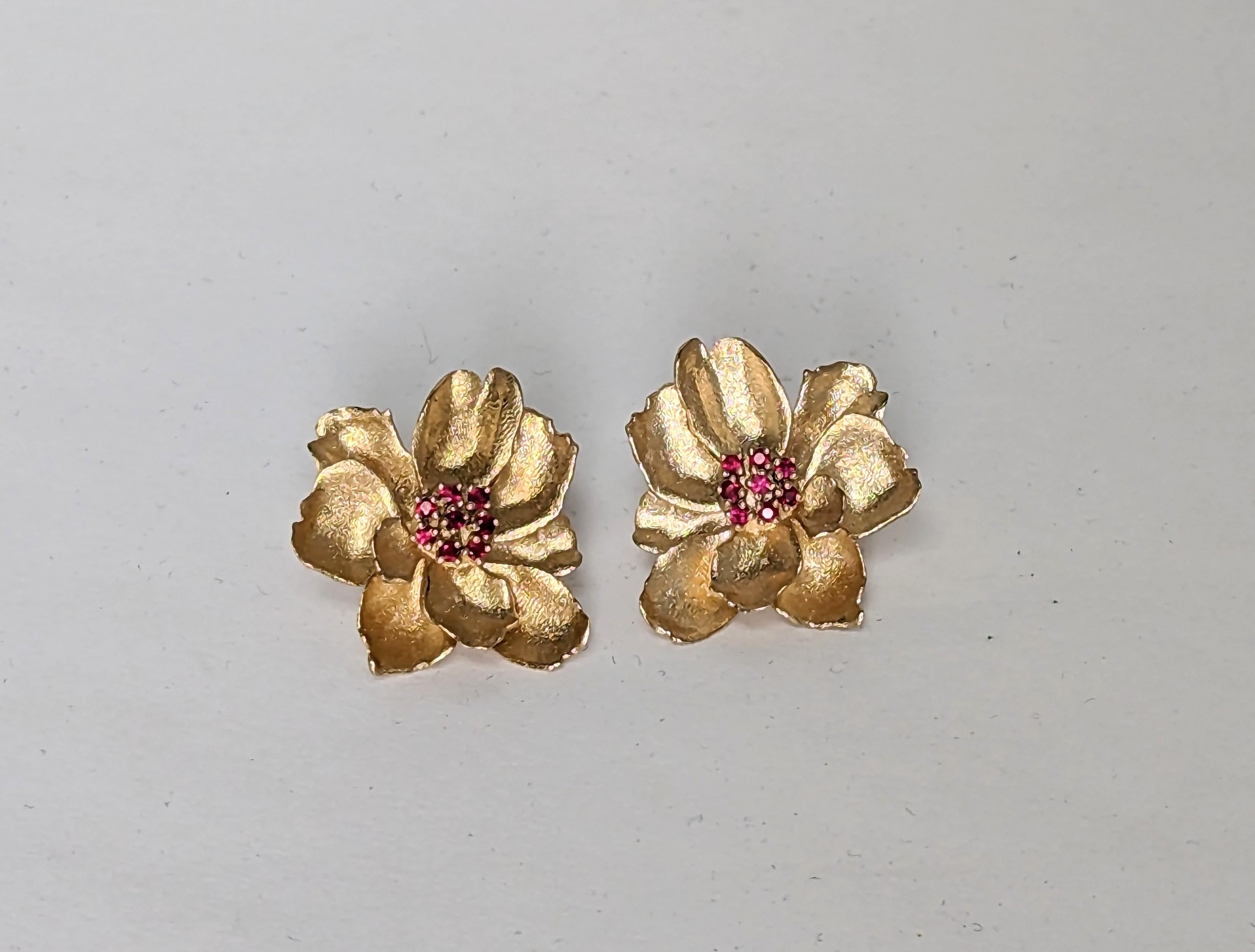 14 Karat Yellow Gold Wild Flower Earrings with Rubies For Sale 2