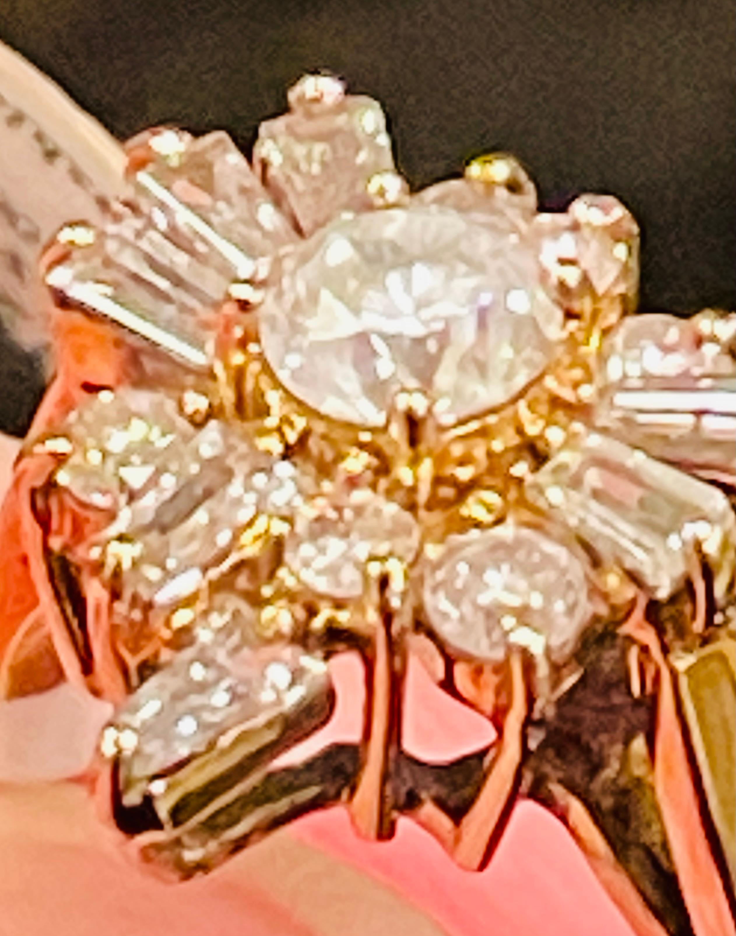 14 Karat Gelbgold mit Diamant-Cluster-Cocktailring im Angebot 8