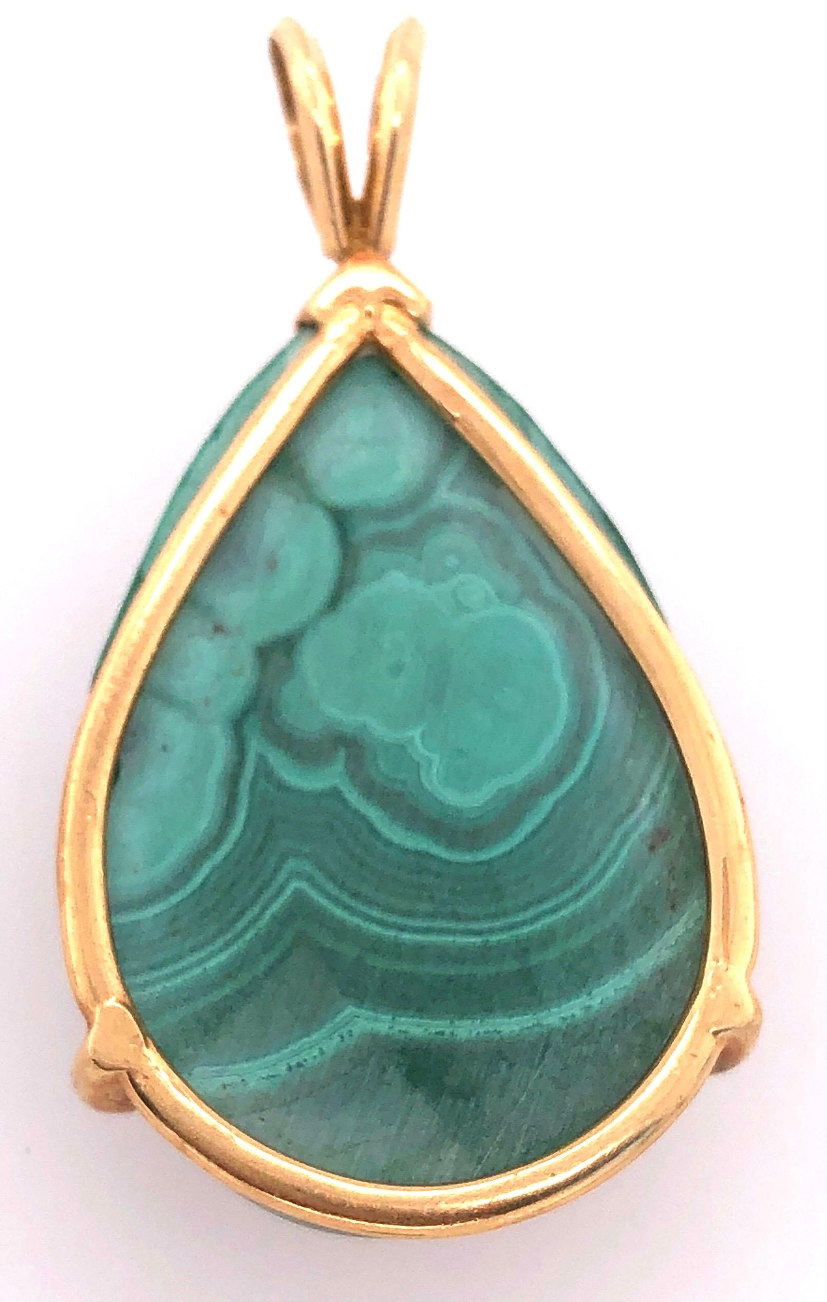14 Karat Yellow Gold with Jade Teardrop Pendant In Good Condition In Stamford, CT