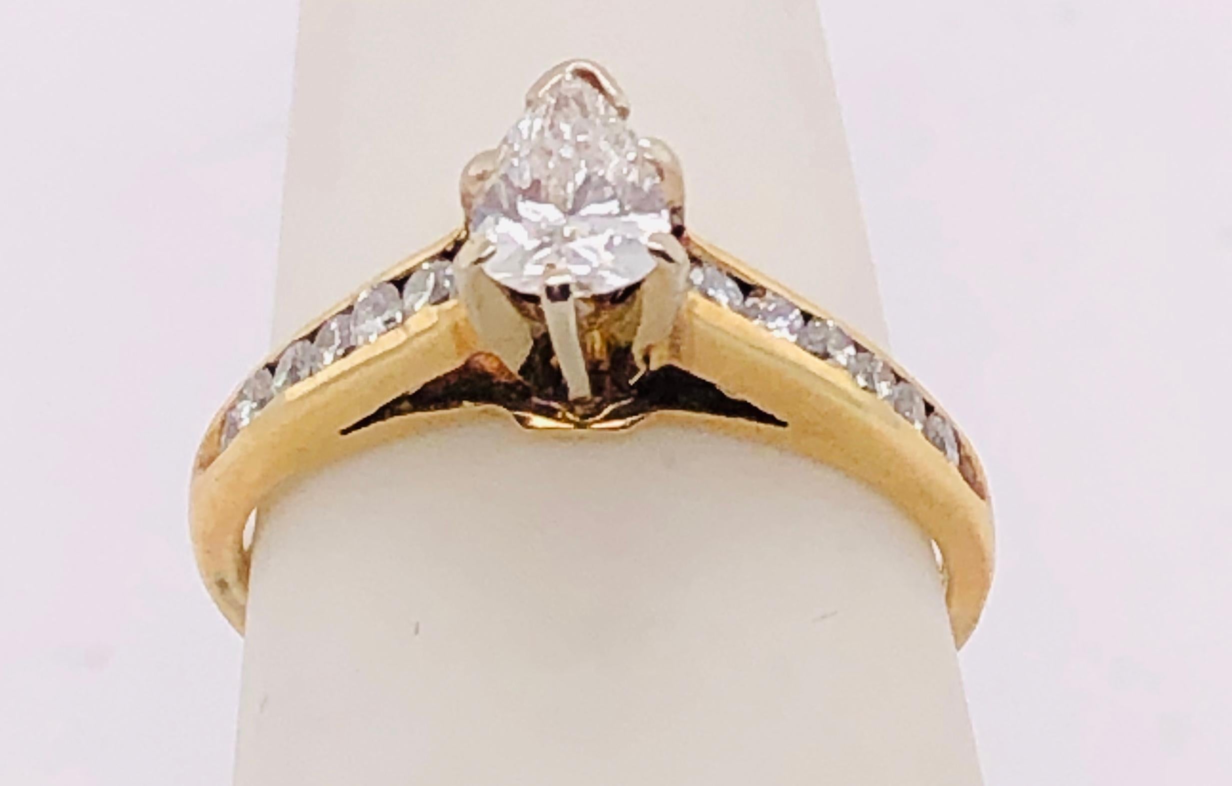 14 Karat Yellow Gold with White Gold Prongs Diamond Engagement Ring In Good Condition For Sale In Stamford, CT