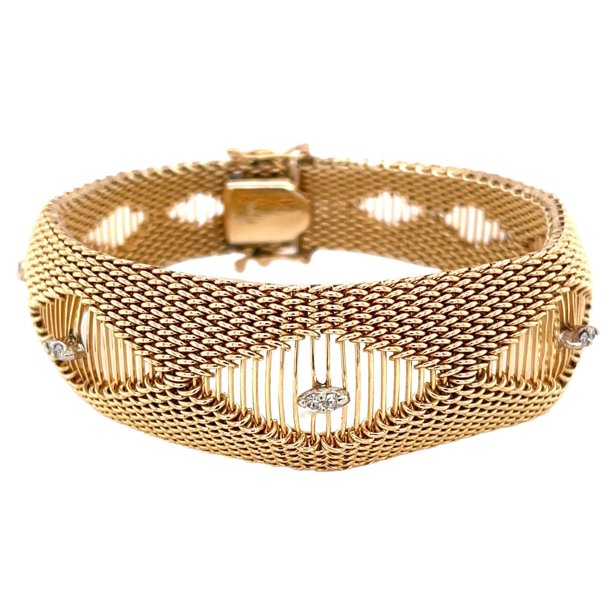 14 Karat Yellow Gold Woven Mesh Diamond Accented Statement Bracelet In Excellent Condition For Sale In Mount Kisco, NY