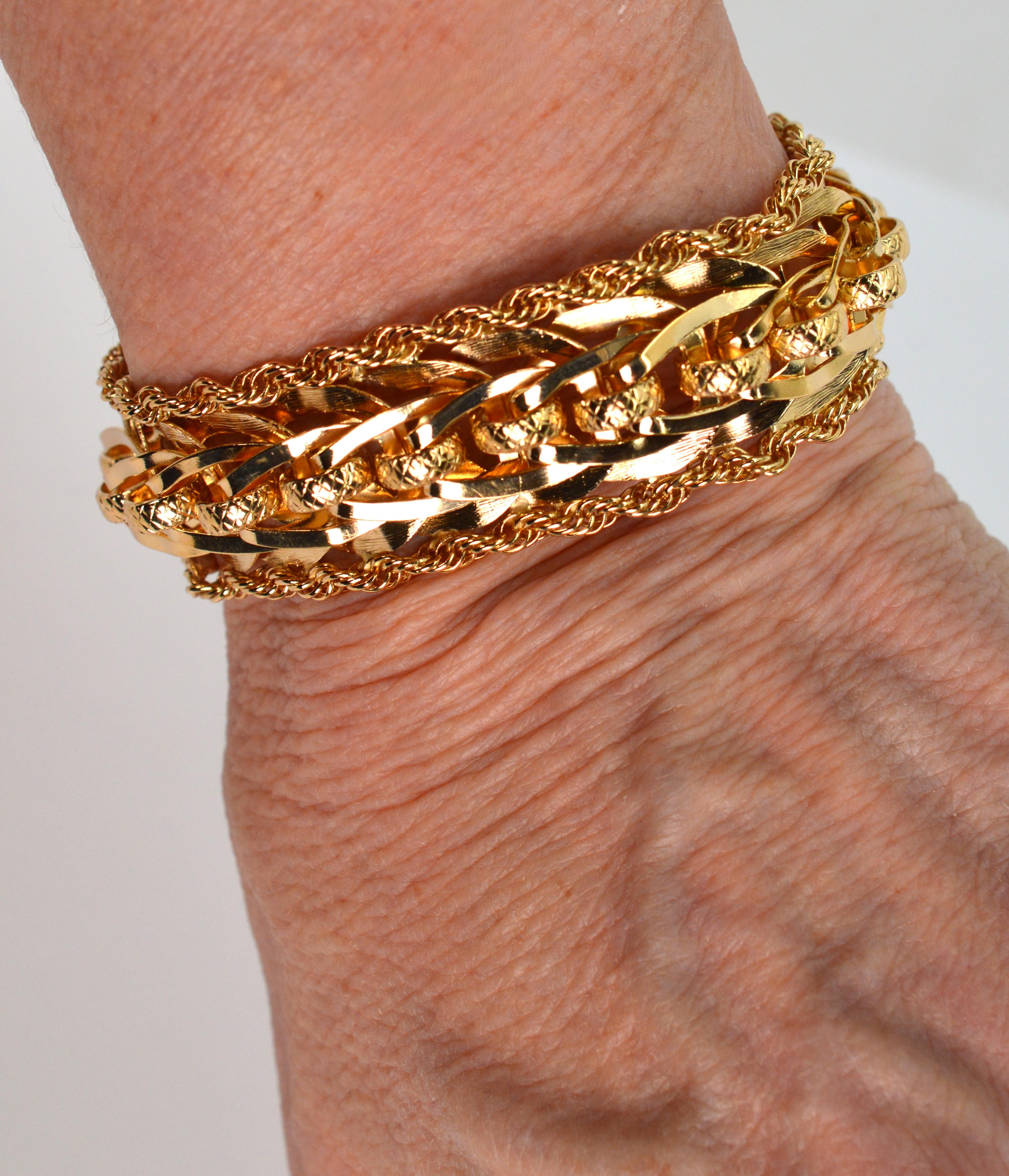 Bracelet à maillons tissés d'inspiration ruban en or jaune 14 carats Pour femmes en vente