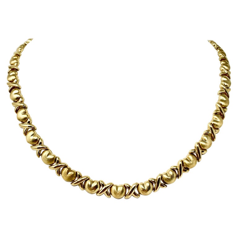 14 Karat Yellow Gold XO Hearts and Kisses Link Chain Necklace For Sale at  1stDibs