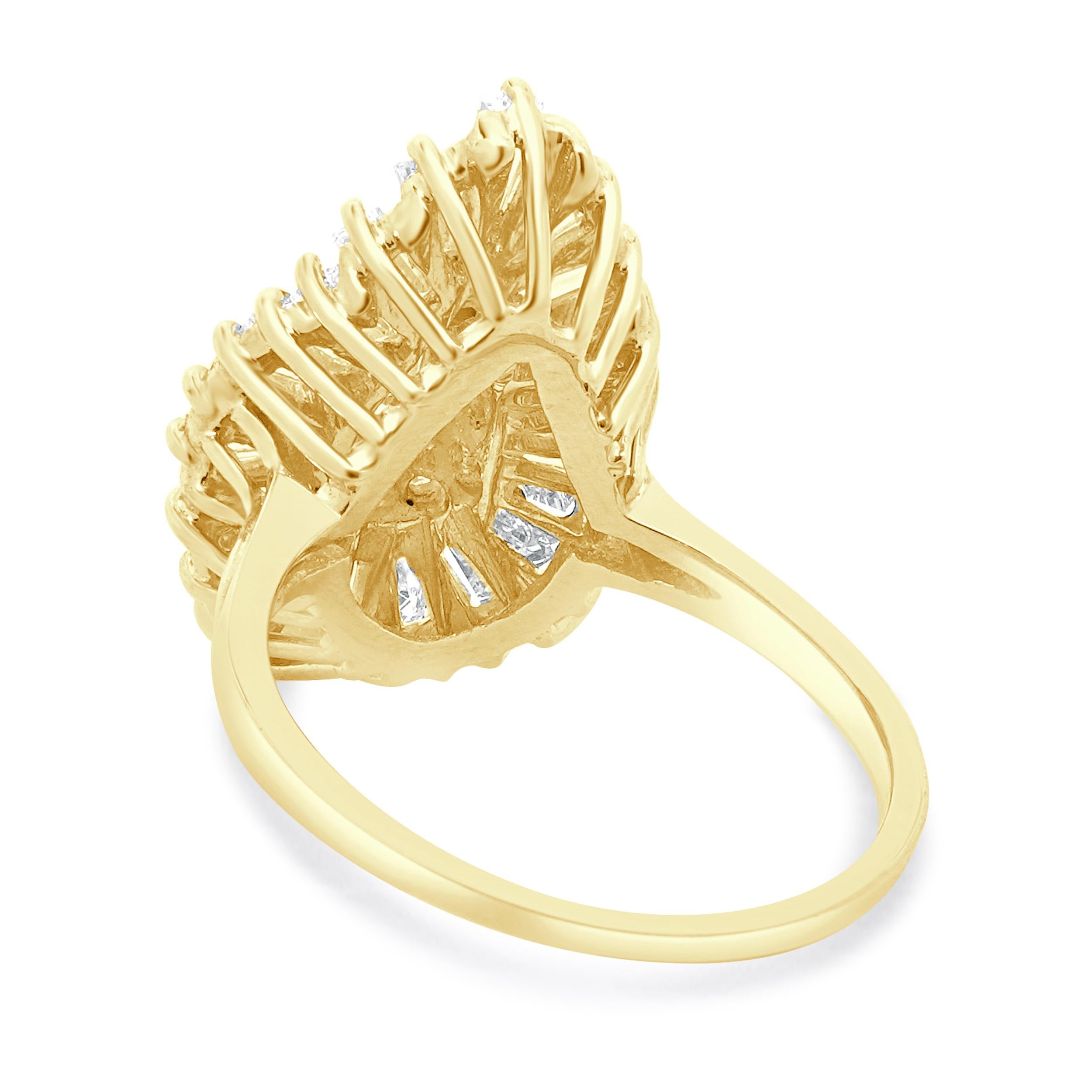 14 Karat Yellow Pear Shape Diamond Ballerina Ring (bague ballerine en forme de poire) Excellent état - En vente à Scottsdale, AZ