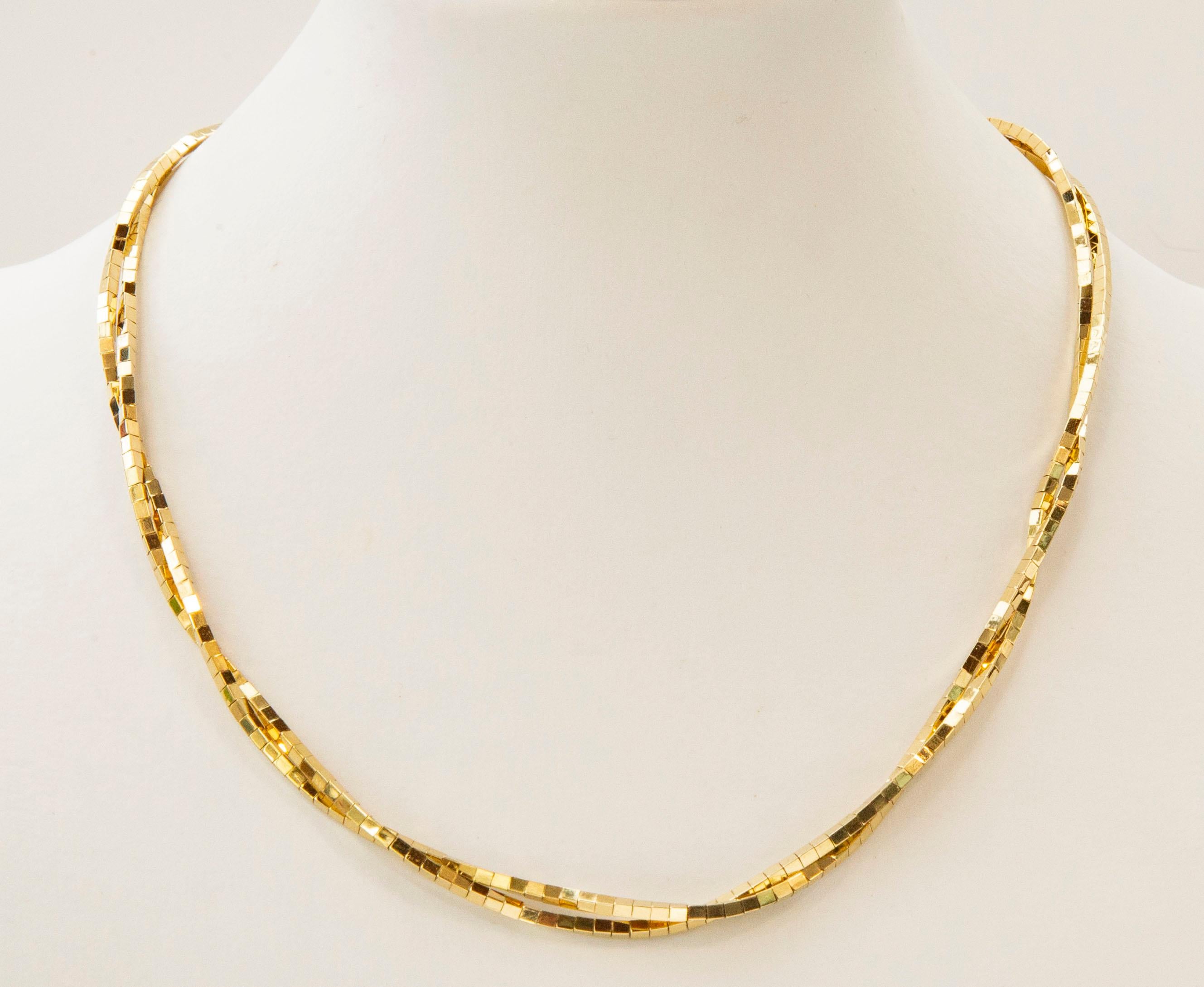 Contemporary 14 Karat Yellow Solid Gold Bar Omega Necklace For Sale