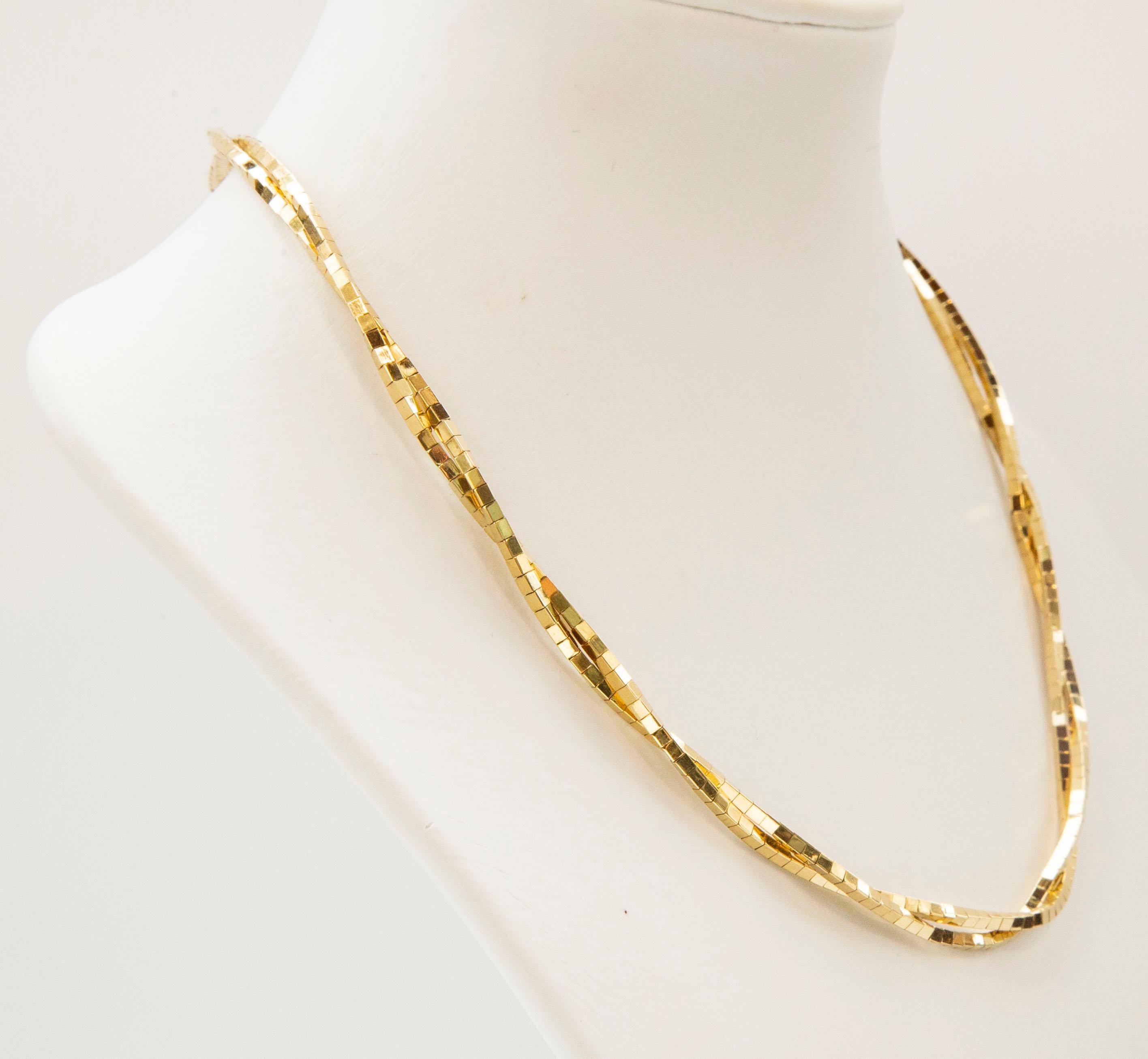 14 Karat Yellow Solid Gold Bar Omega Necklace In Good Condition For Sale In Arnhem, NL