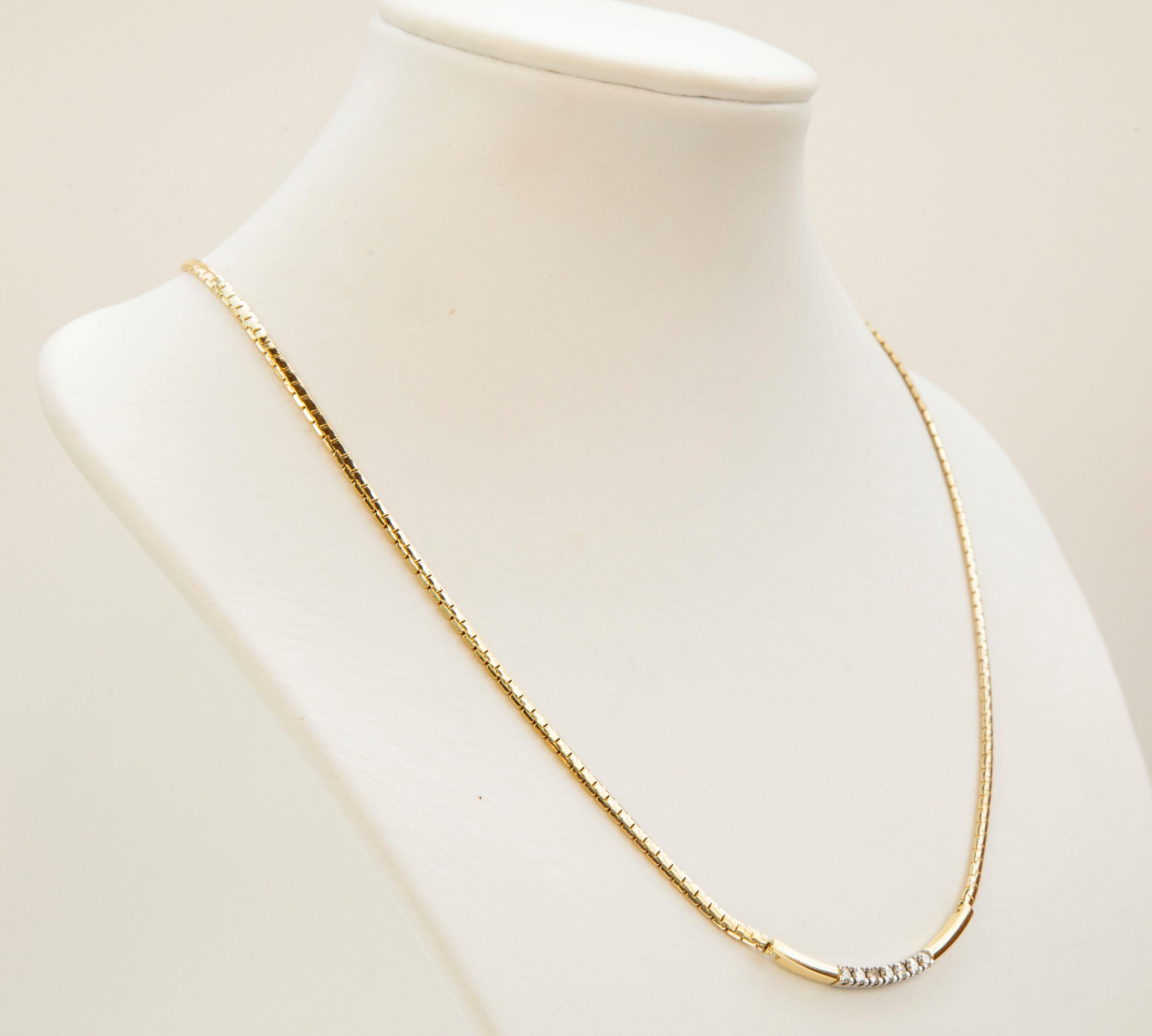 14 Karat Yellow Solid Gold Flat Snake Necklace with Brilliant Cut Diamonds For Sale 1