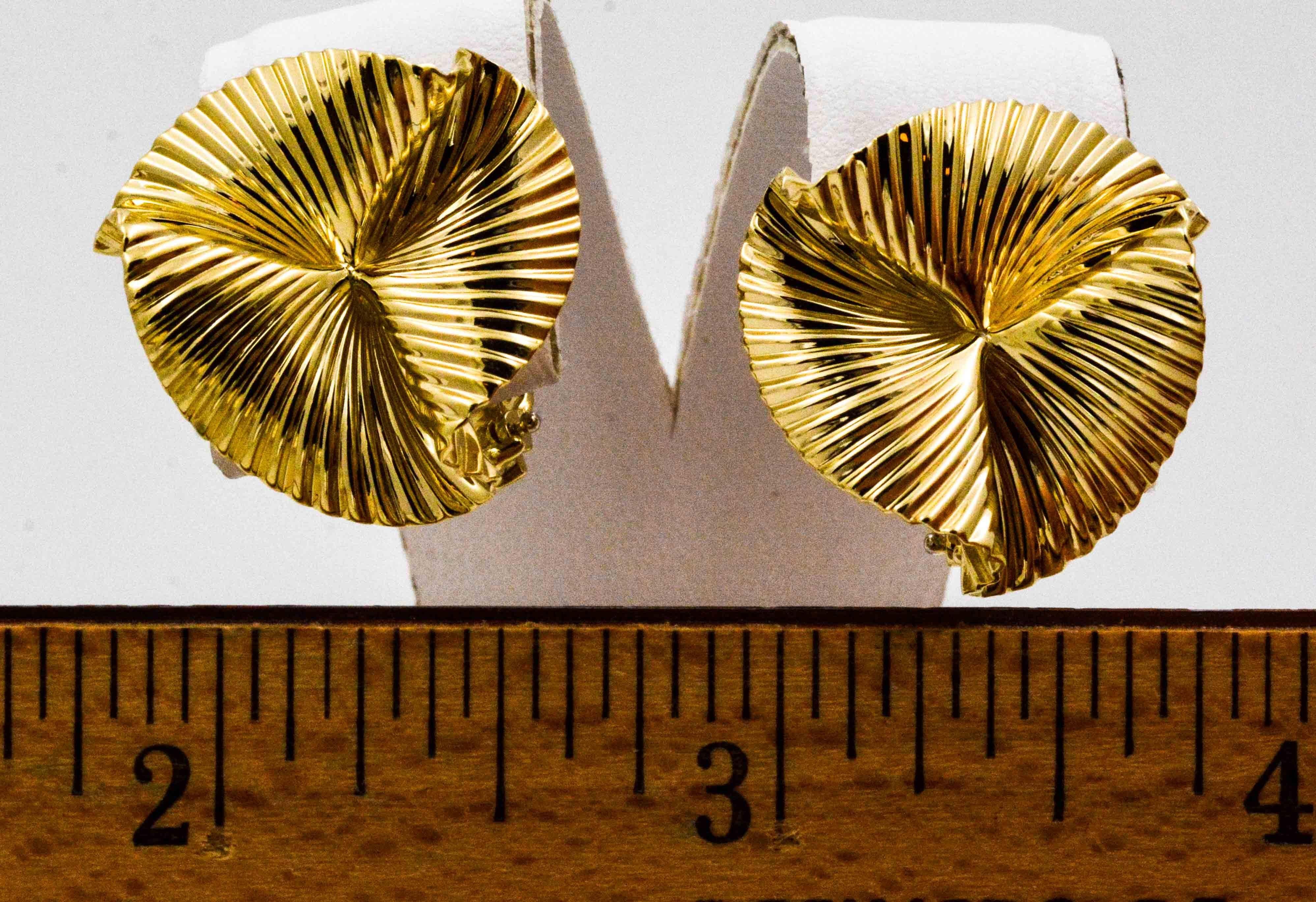 14 Karat Yellow Swirl Clip Back Earrings 2