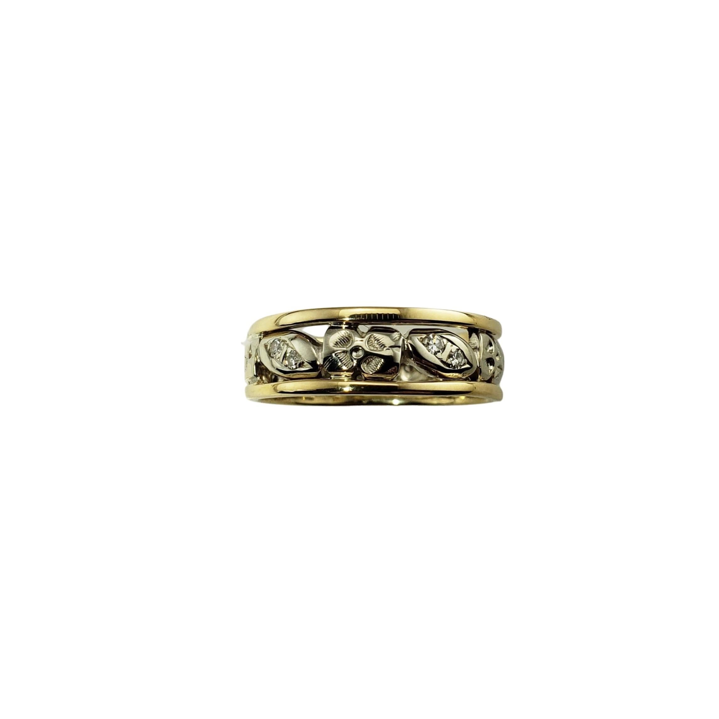 14 Karat Yellow/White Gold and Diamond Leaf Pattern Band Ring For Sale 4